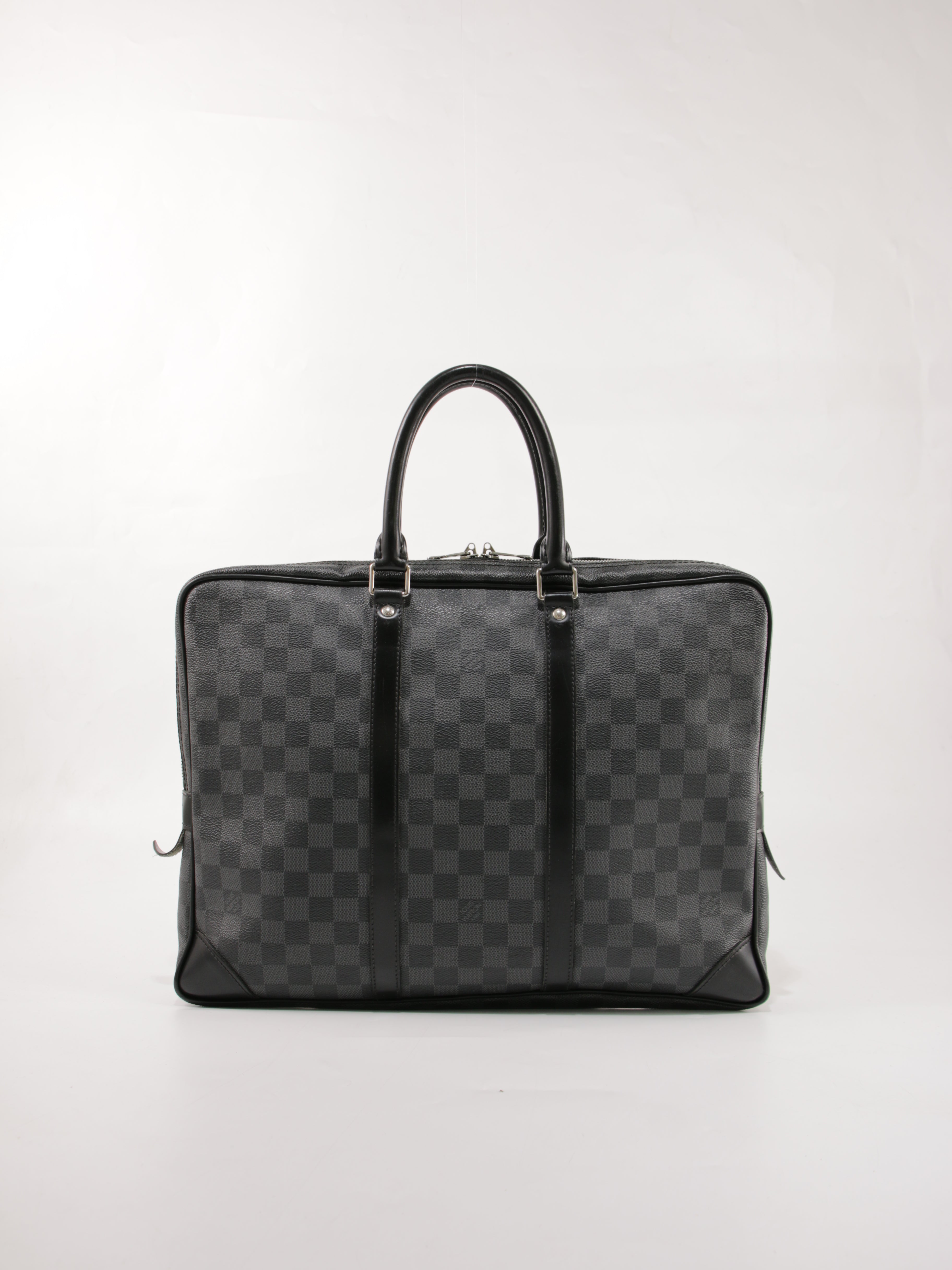 LOUIS VUITTON PORT DOCUMENTS VOYAGE GM