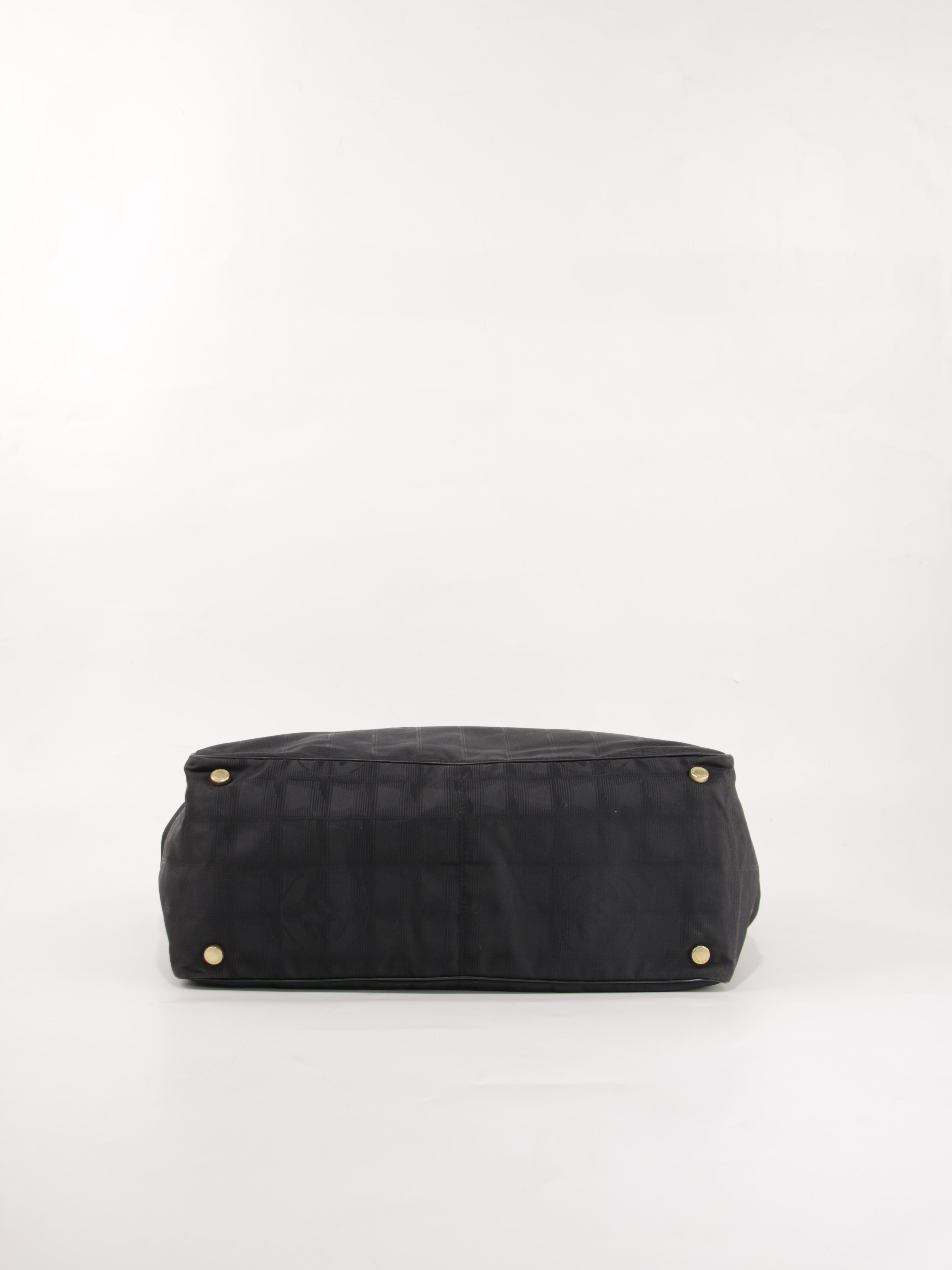 Medium New Travel Line Tote