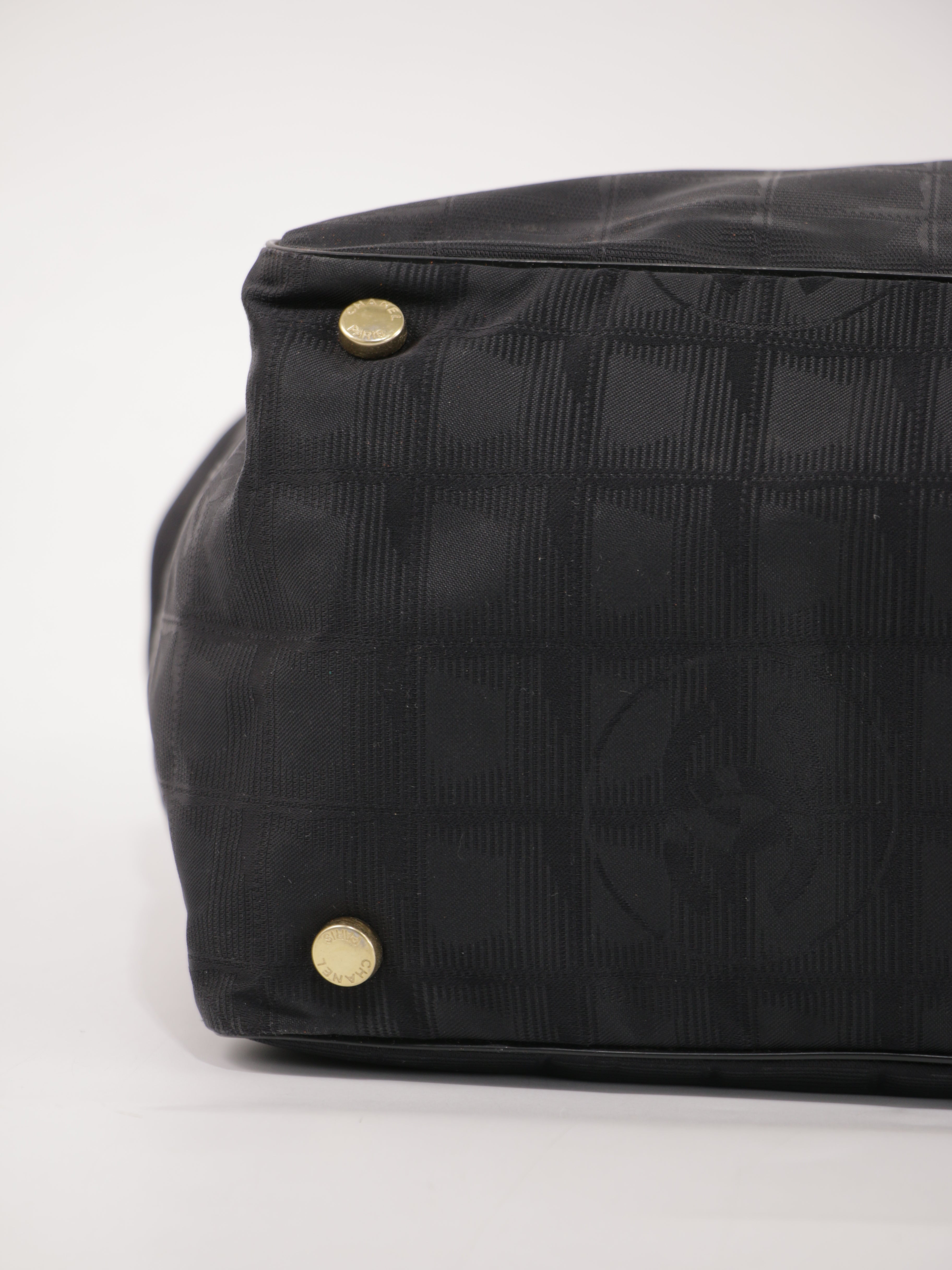 Medium New Travel Line Tote
