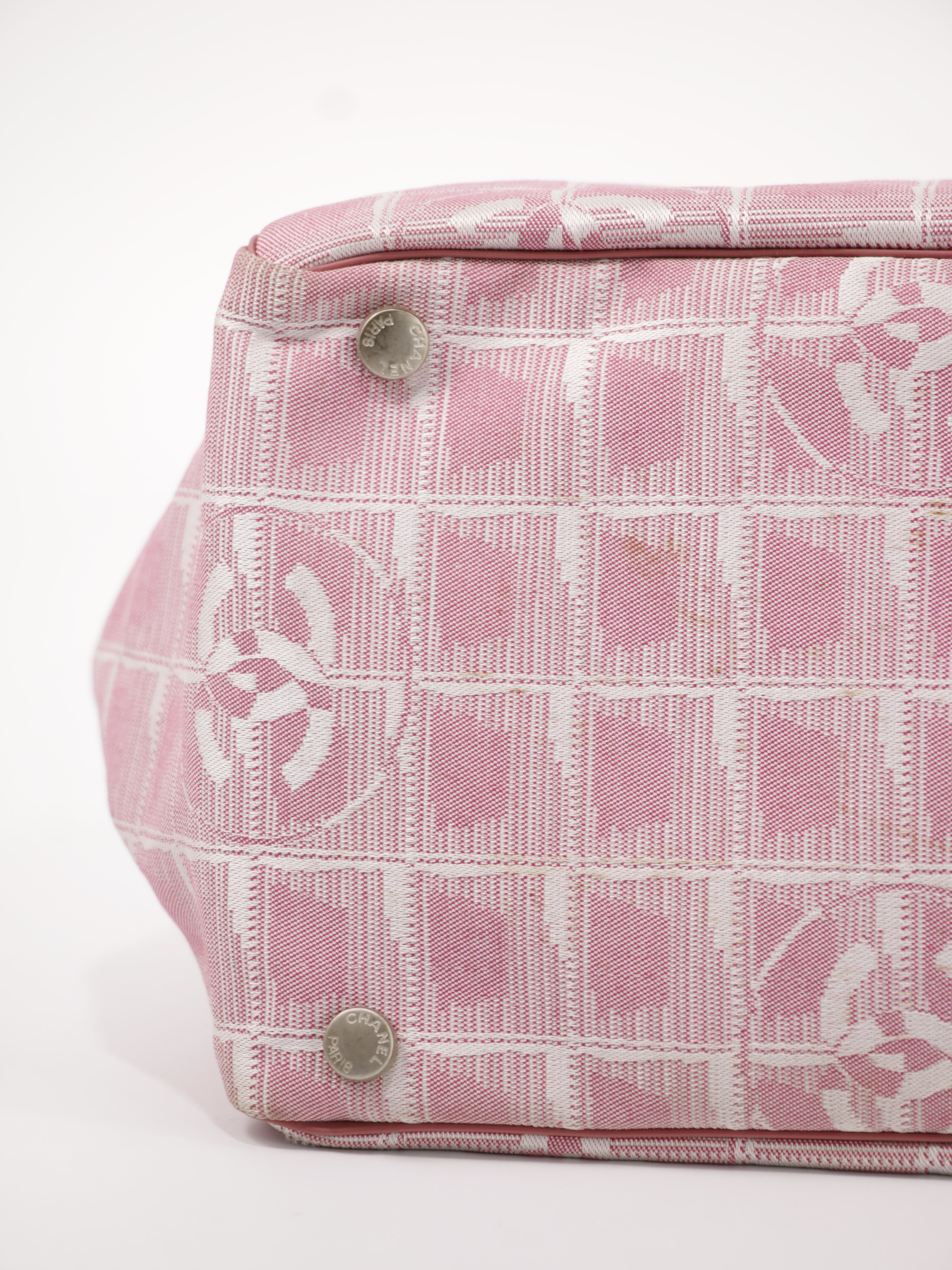 Medium New Travel Line Tote