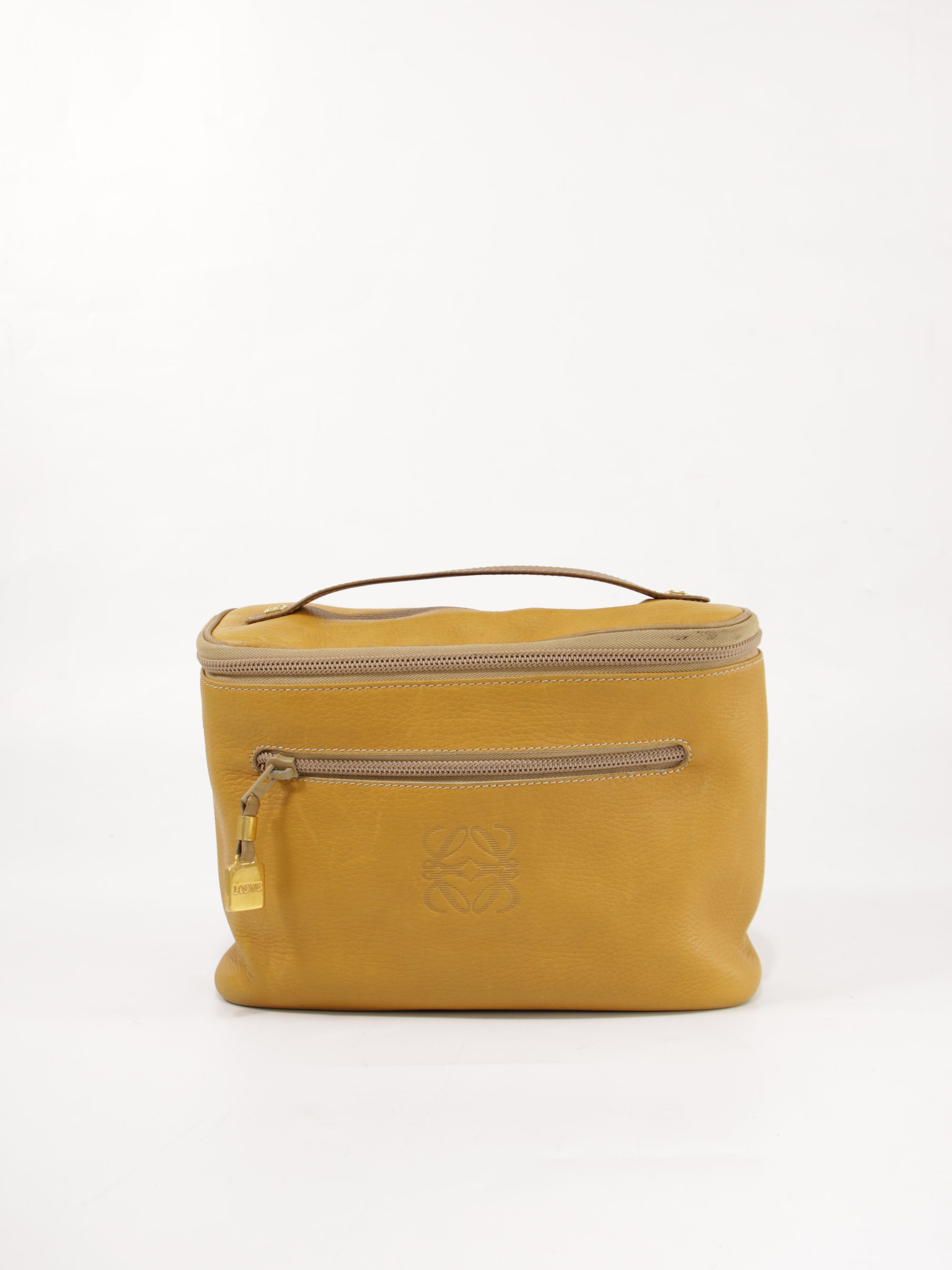 Cosmetic pouch