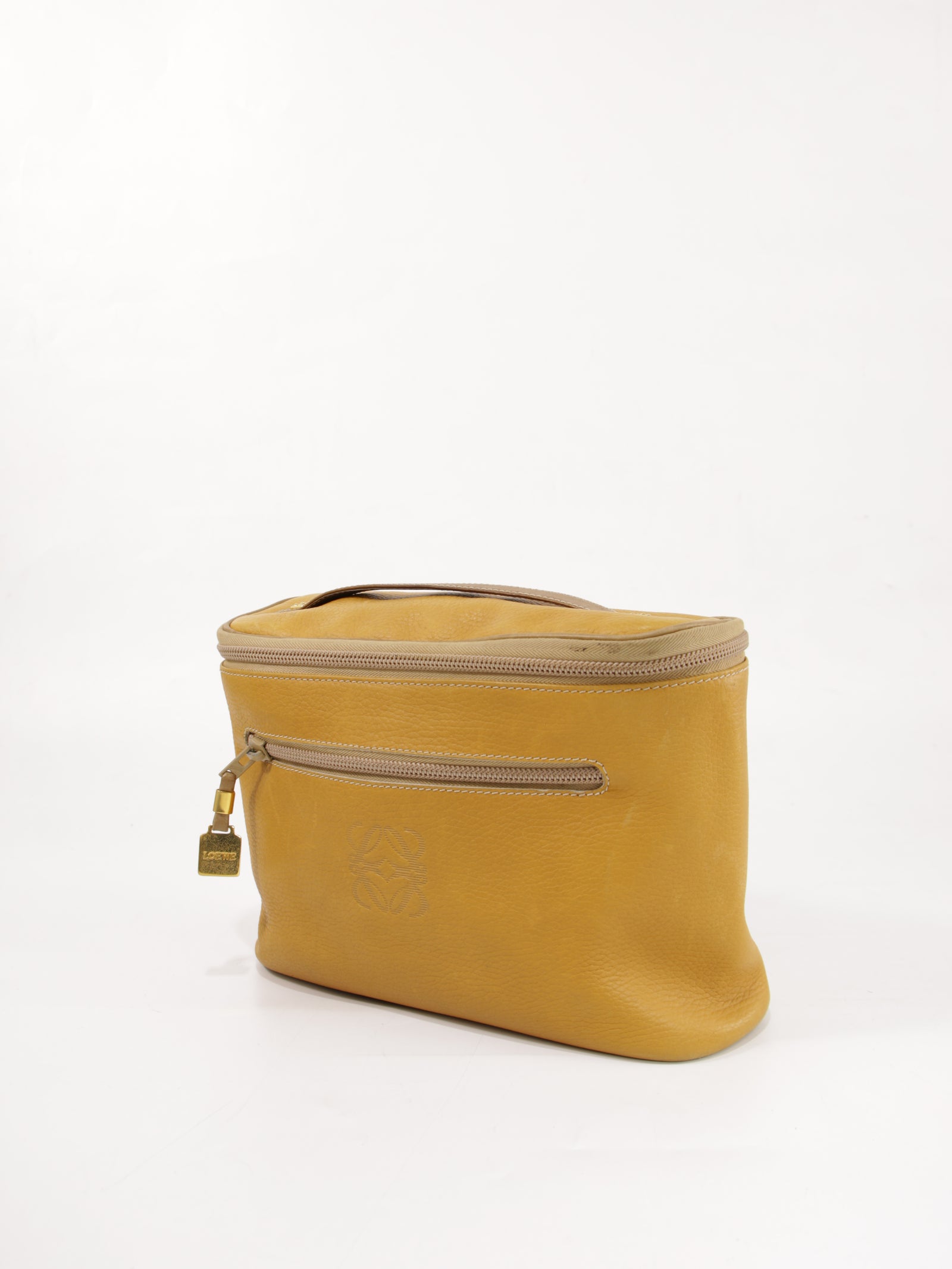 Cosmetic pouch
