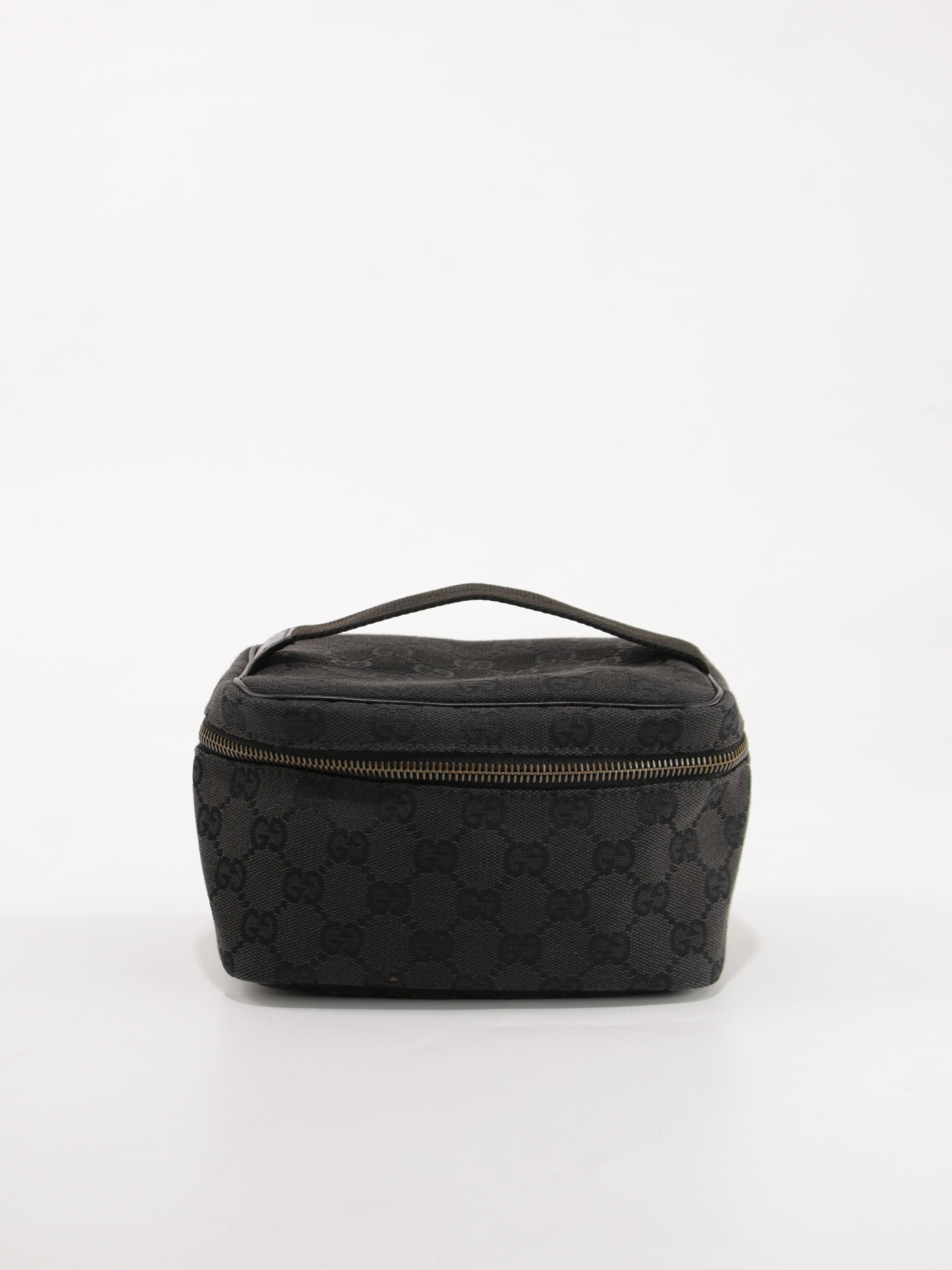 Cosmetic pouch