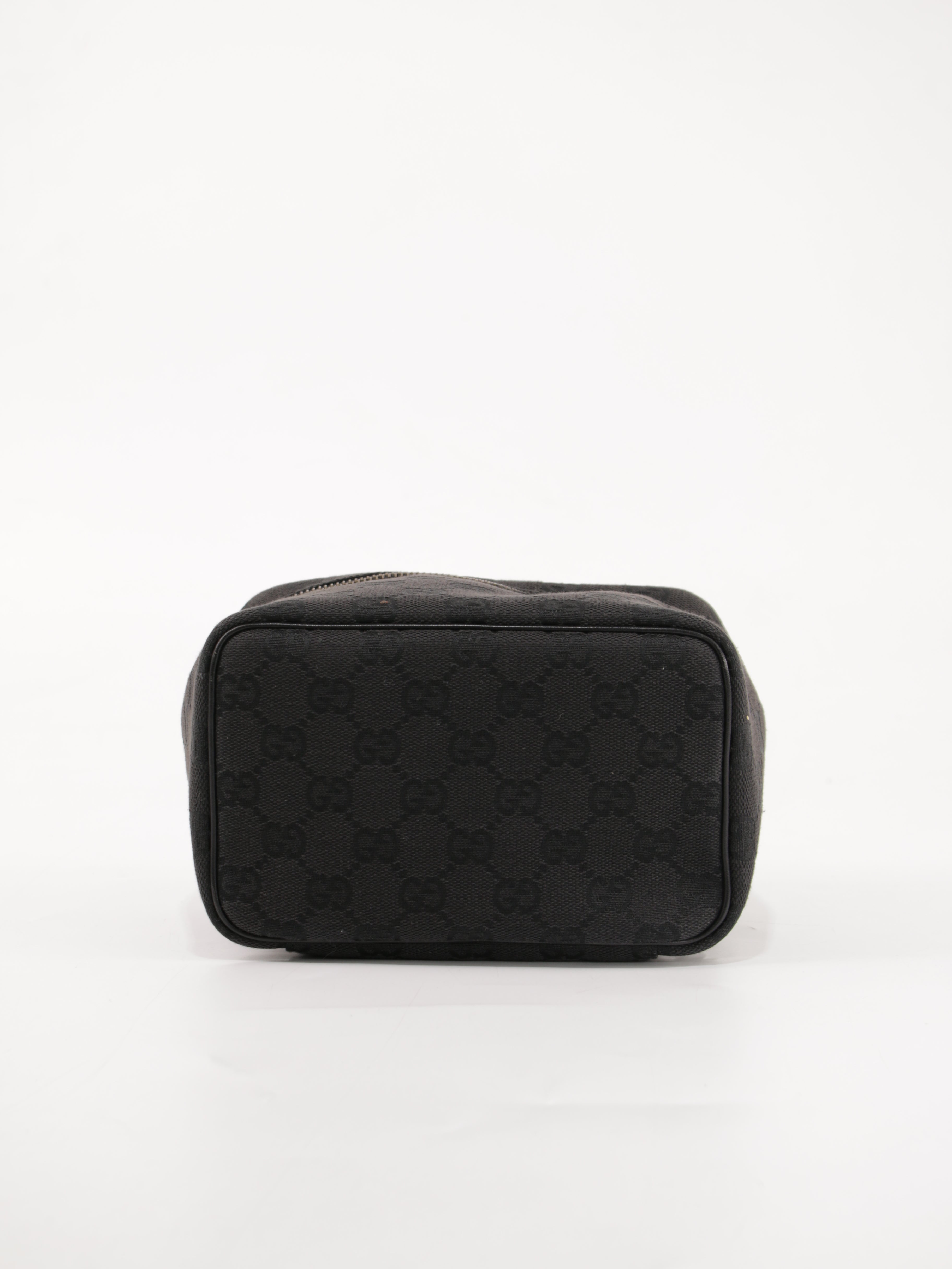 Cosmetic pouch