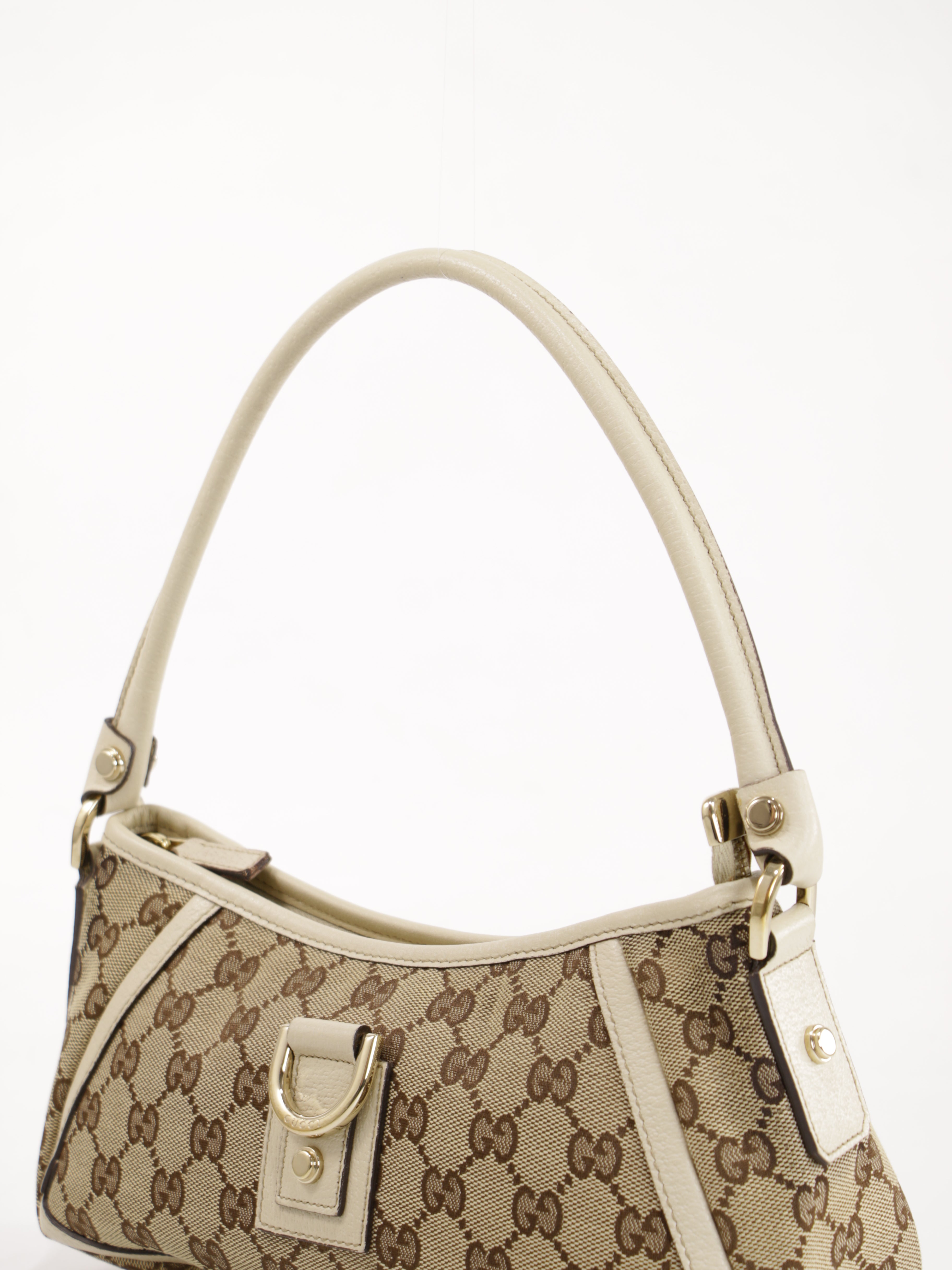 Abbey D-Ring Pochette