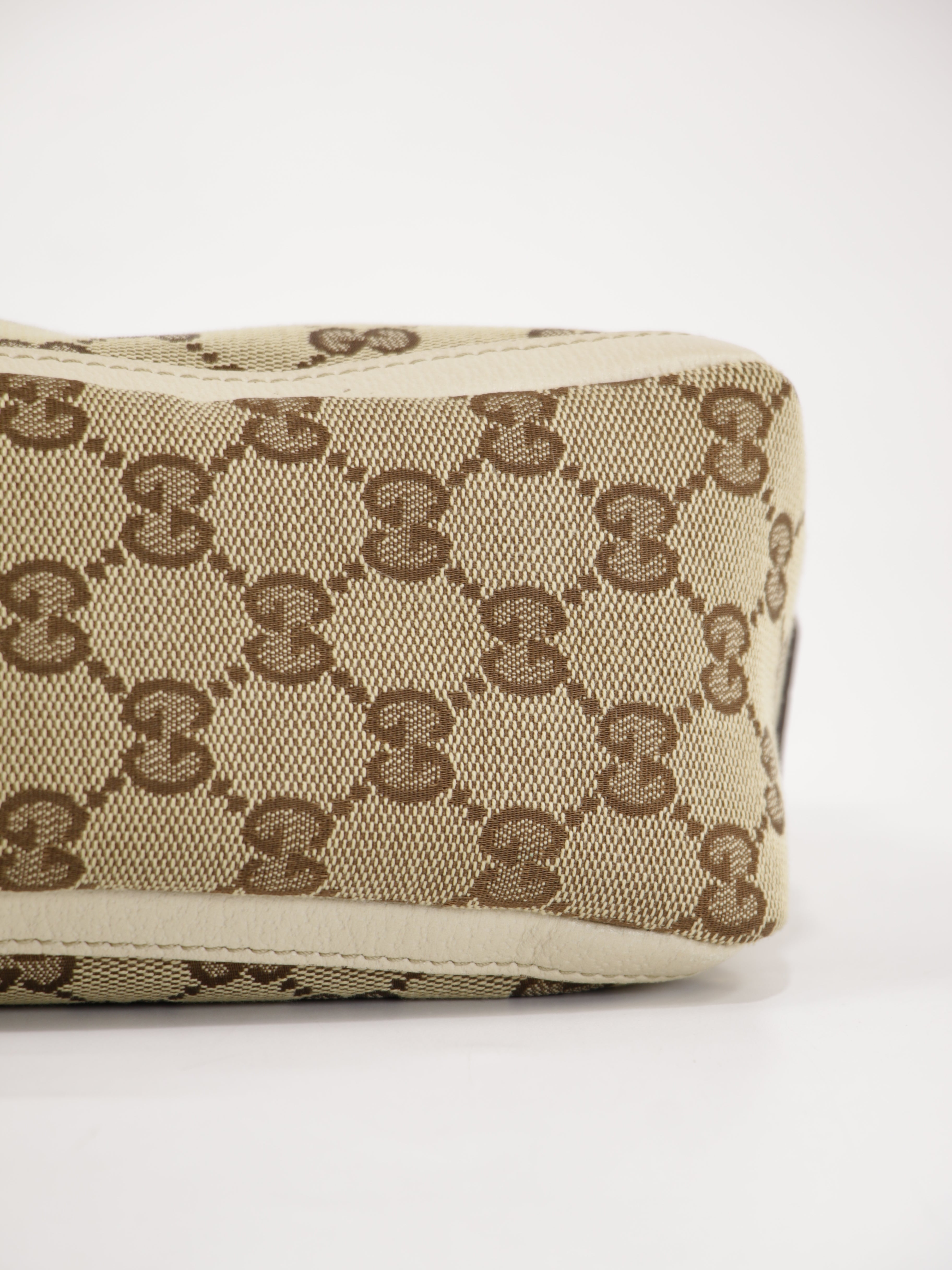 Abbey D-Ring Pochette