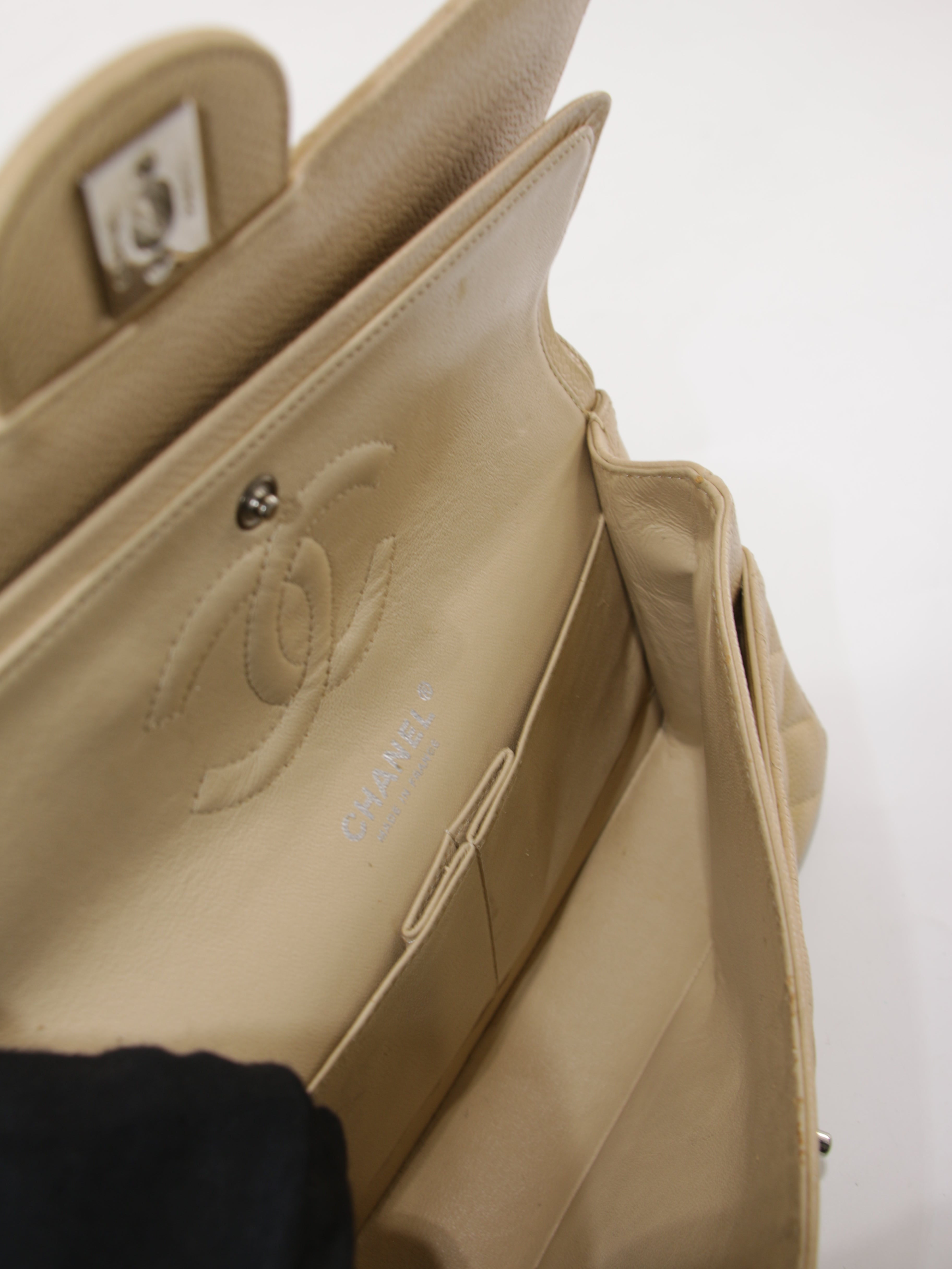 Medium Classic Flap