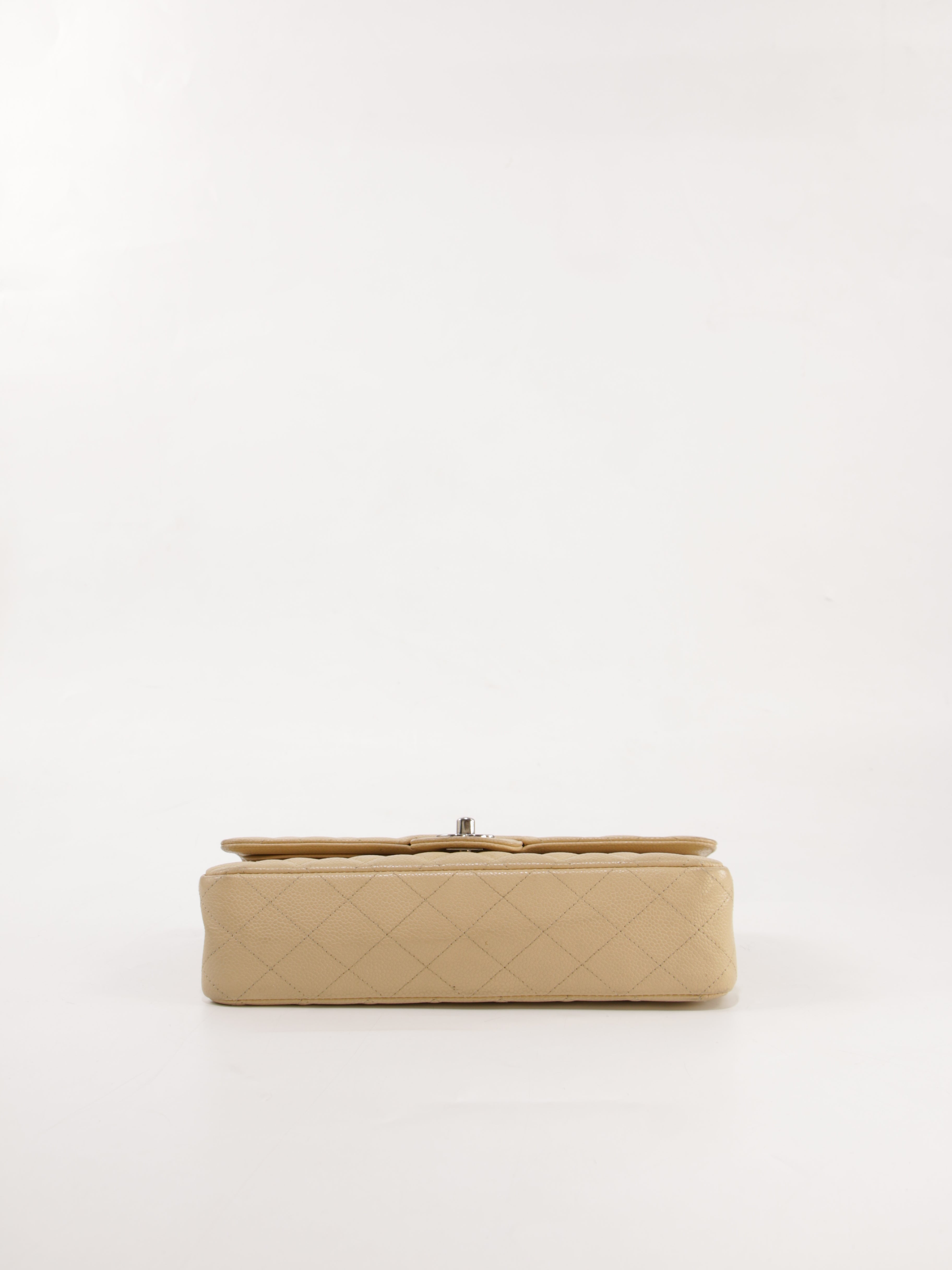 Medium Classic Flap