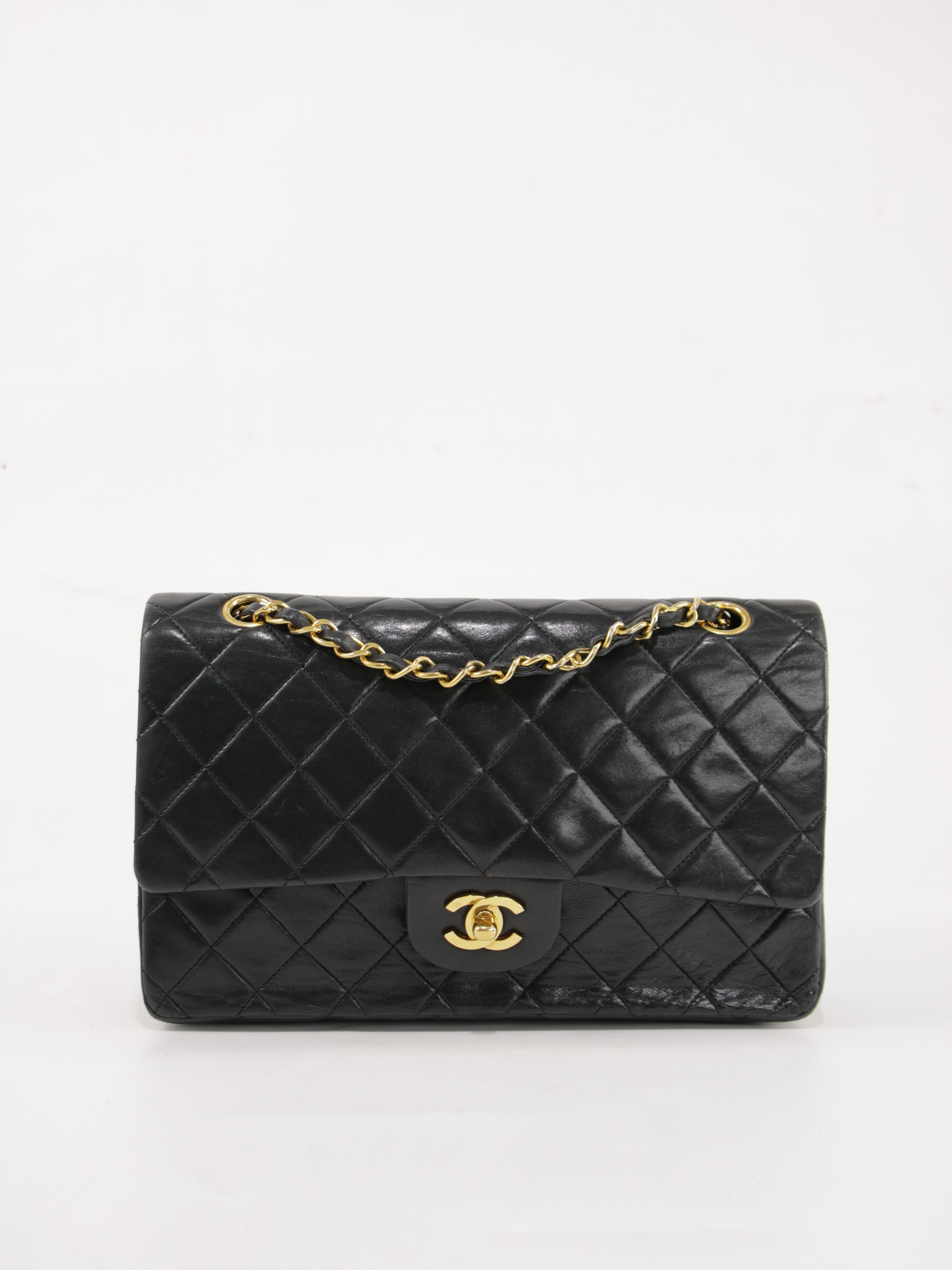Medium Classic Flap
