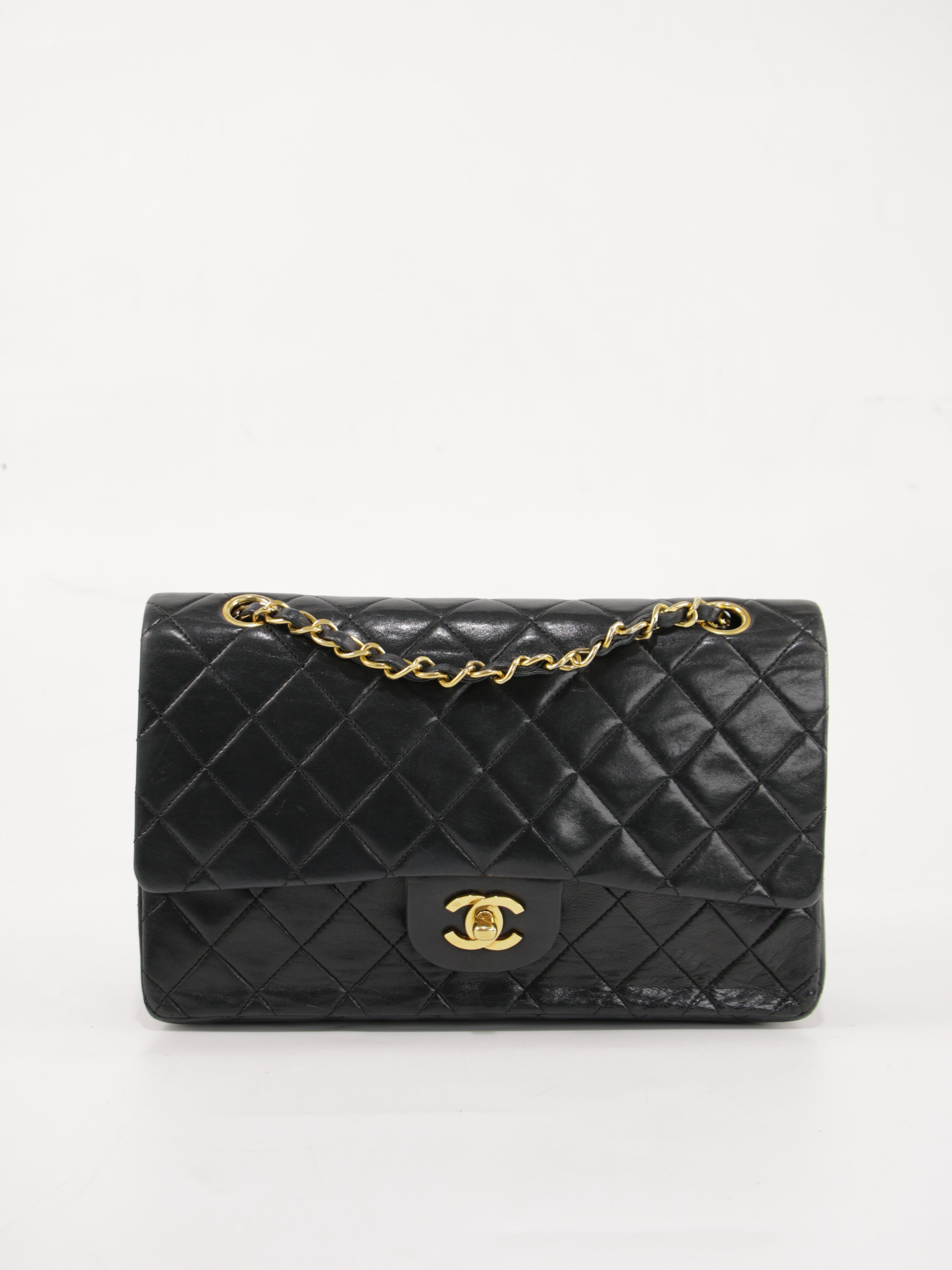 Medium Classic Flap
