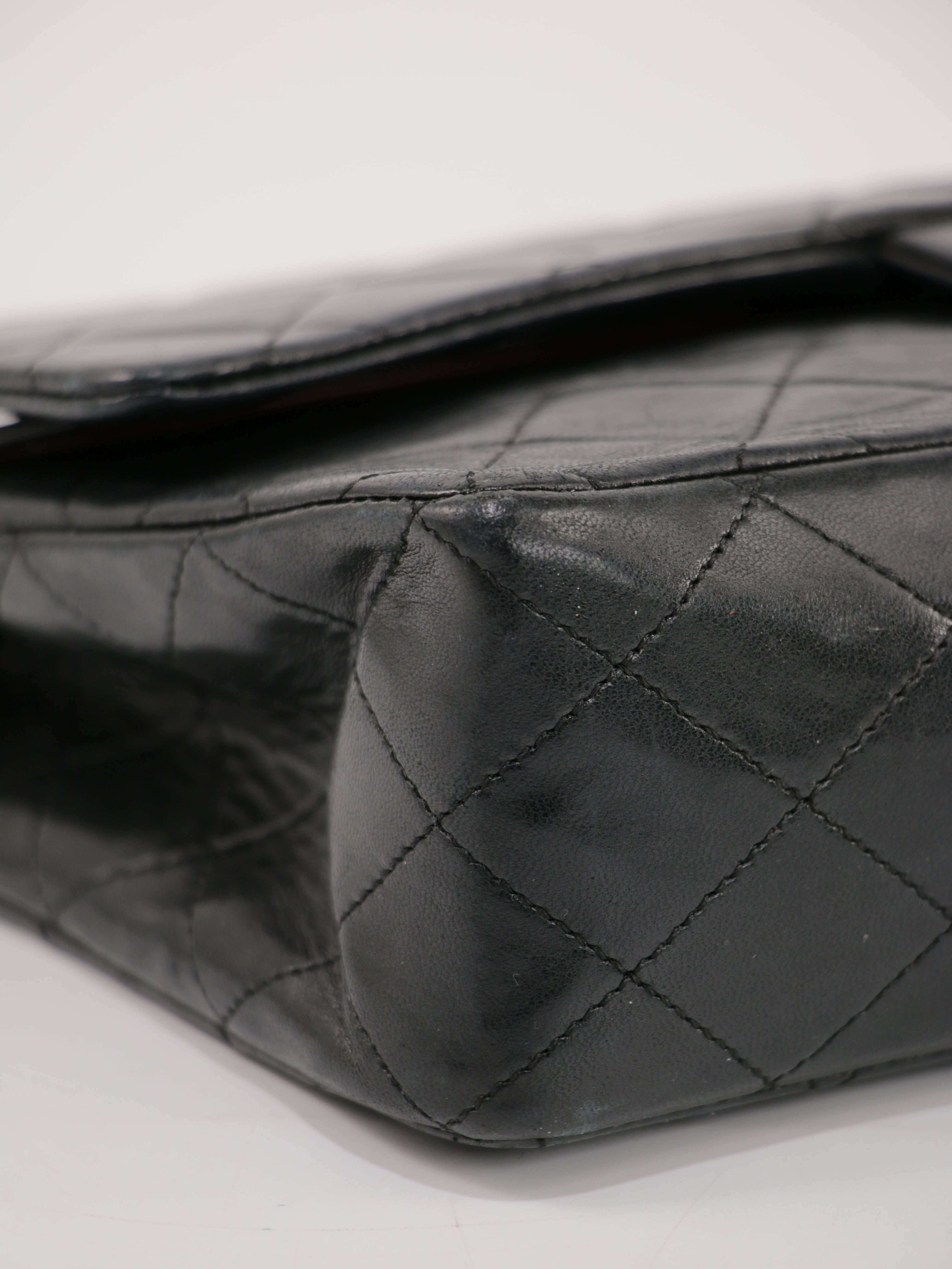 Medium Classic Flap