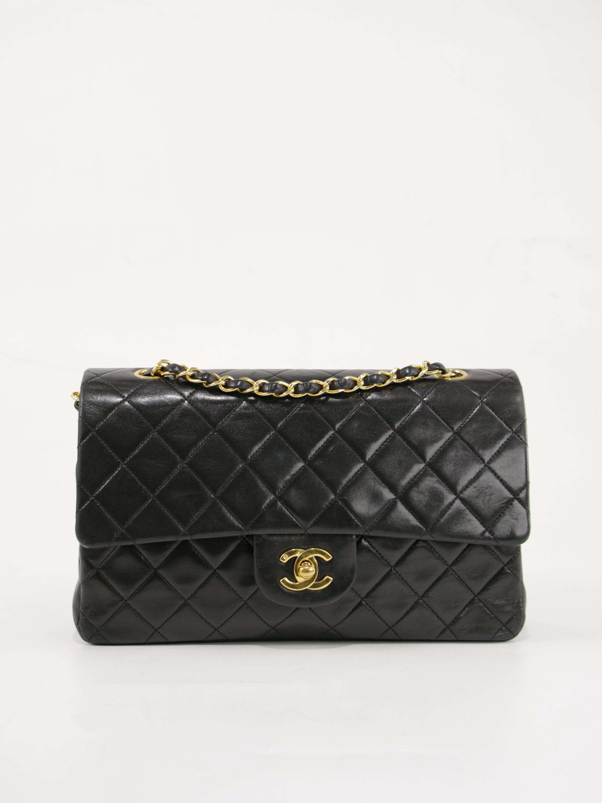 Medium Classic Flap