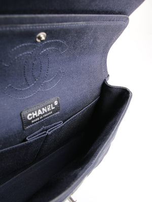 Medium Classic Flap