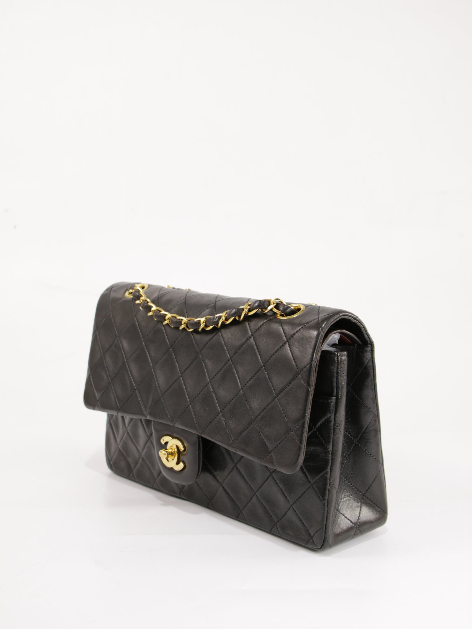 Medium Classic Flap