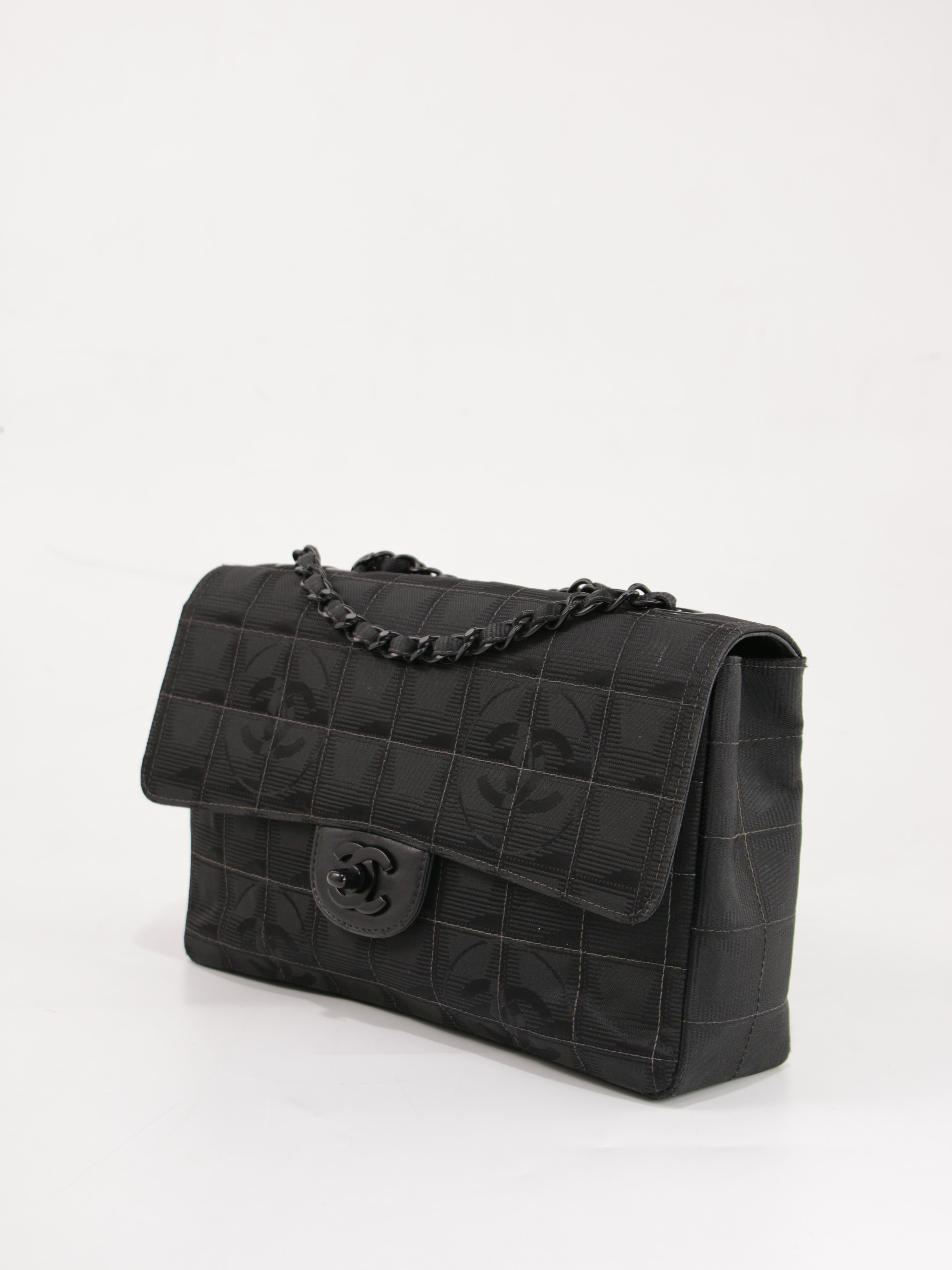 Medium Classic Flap