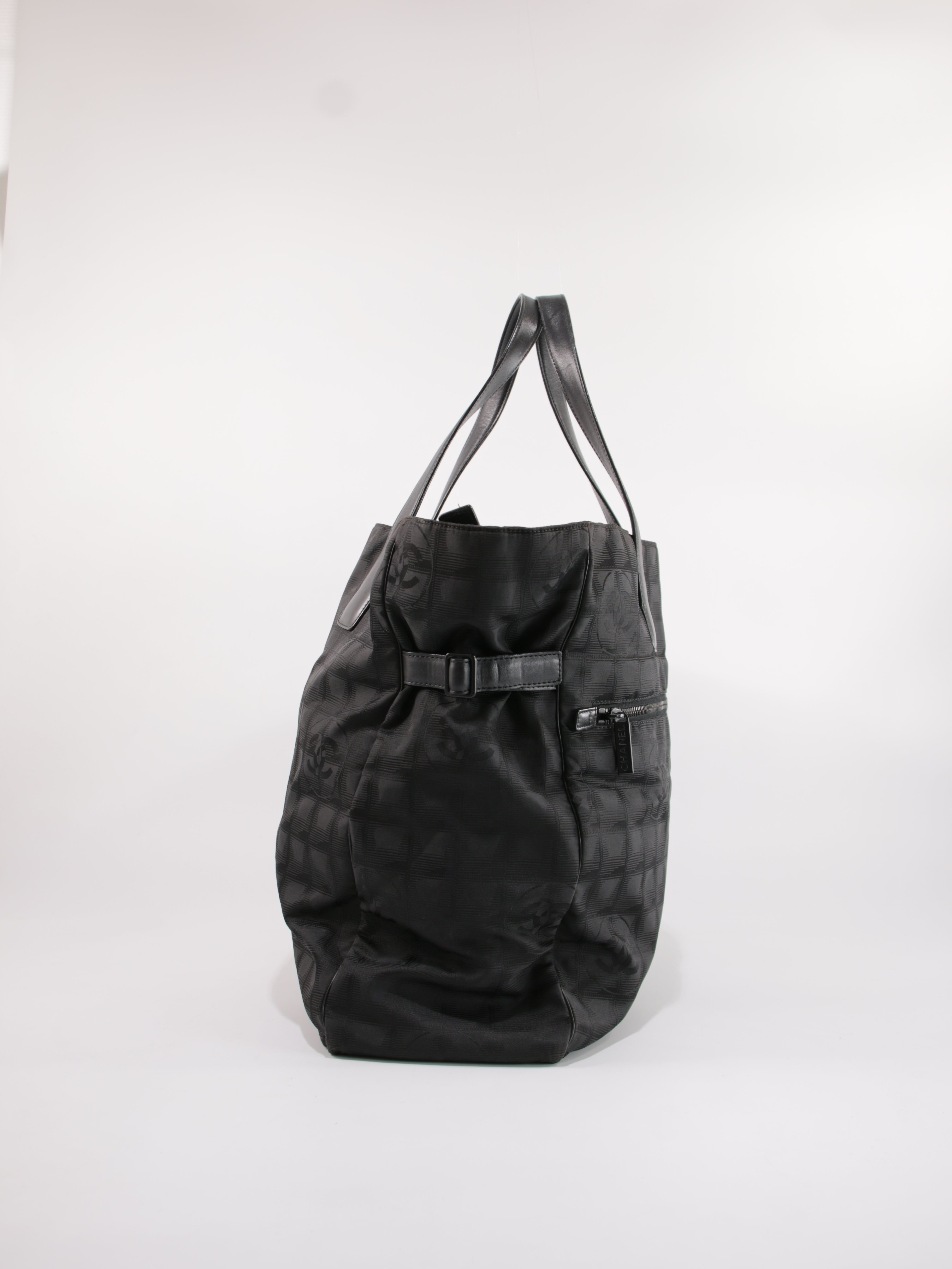 Large Travel Line Tote