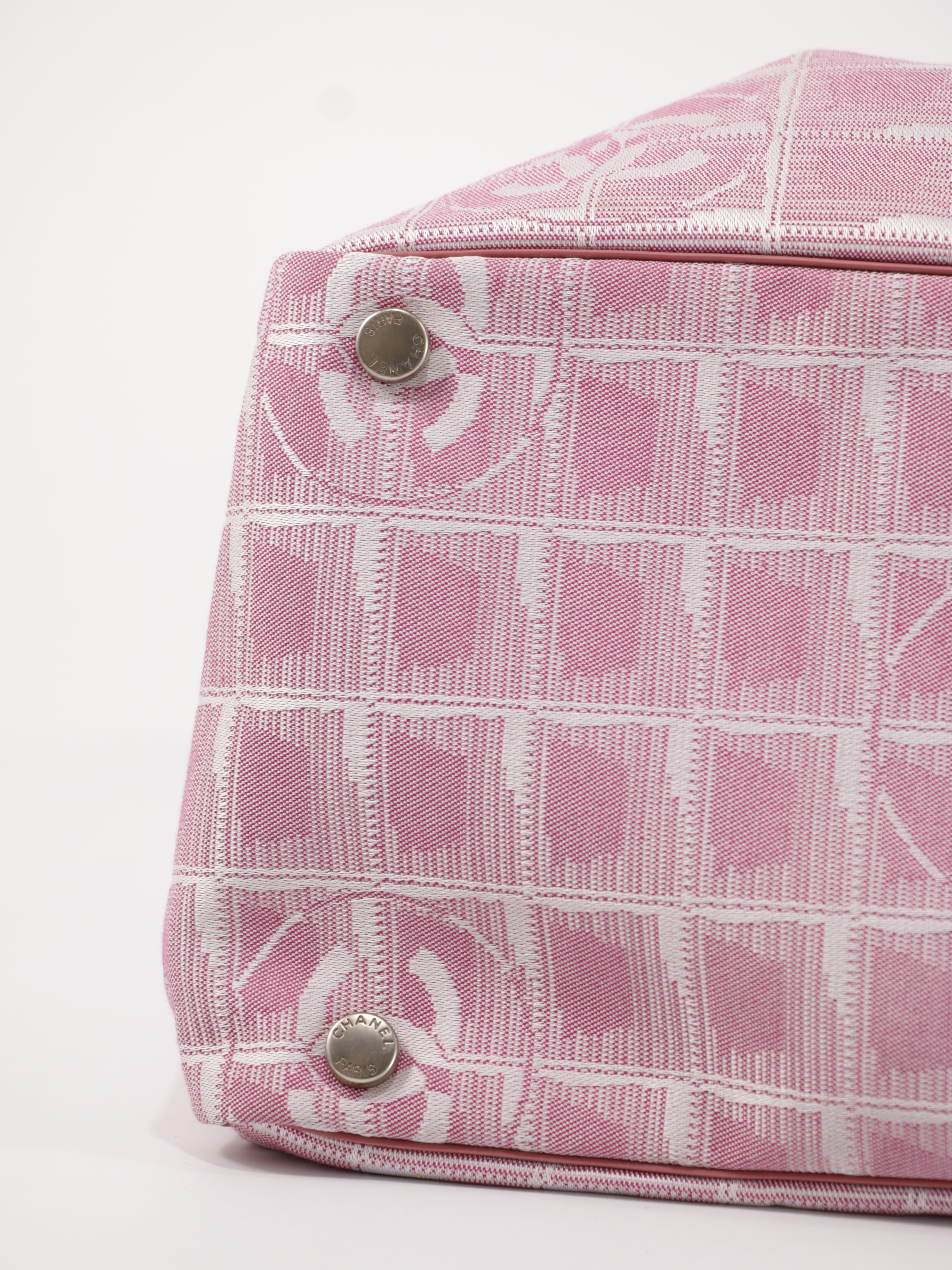 Medium New Travel Line Tote