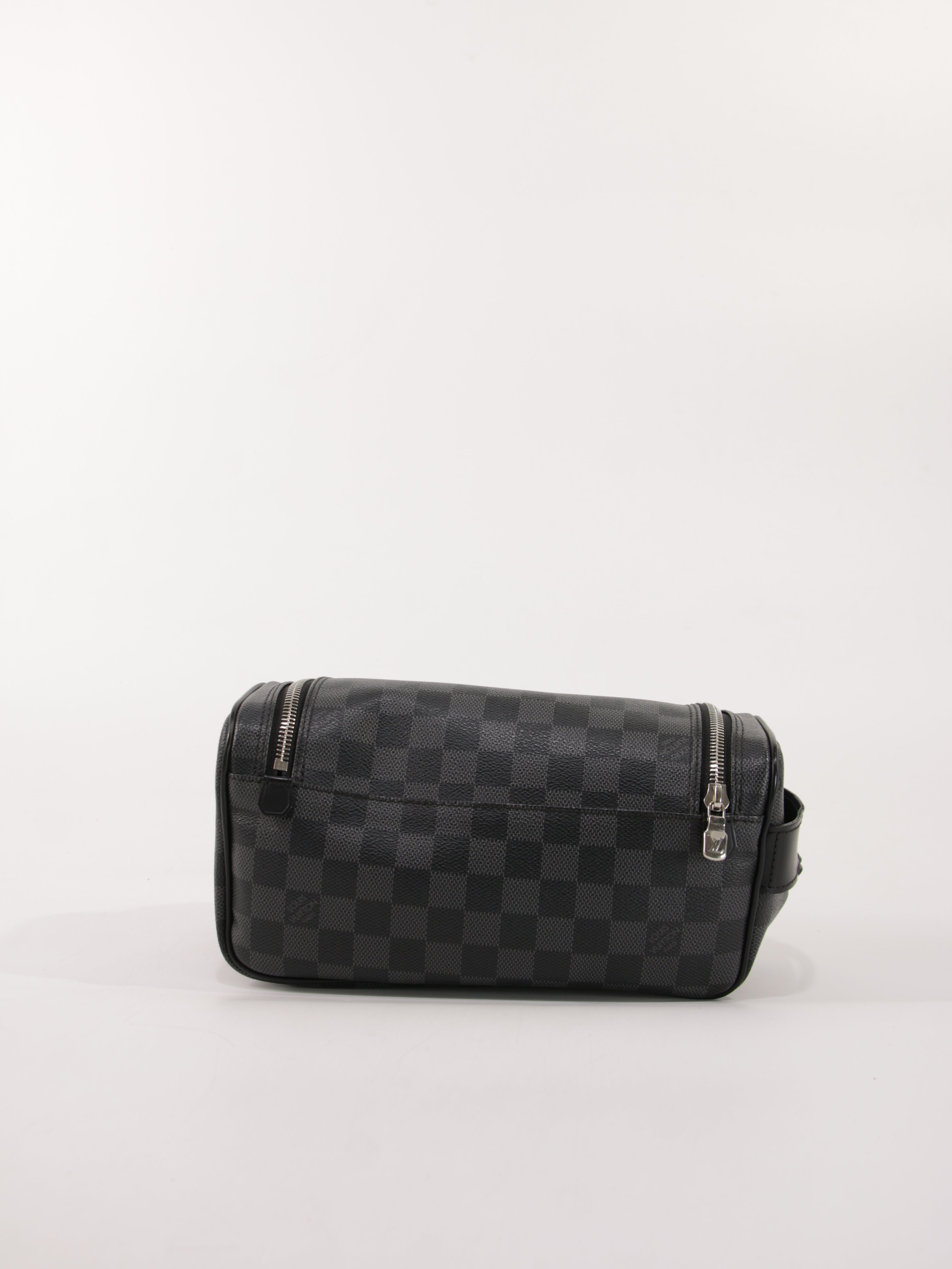 Cosmetic pouch