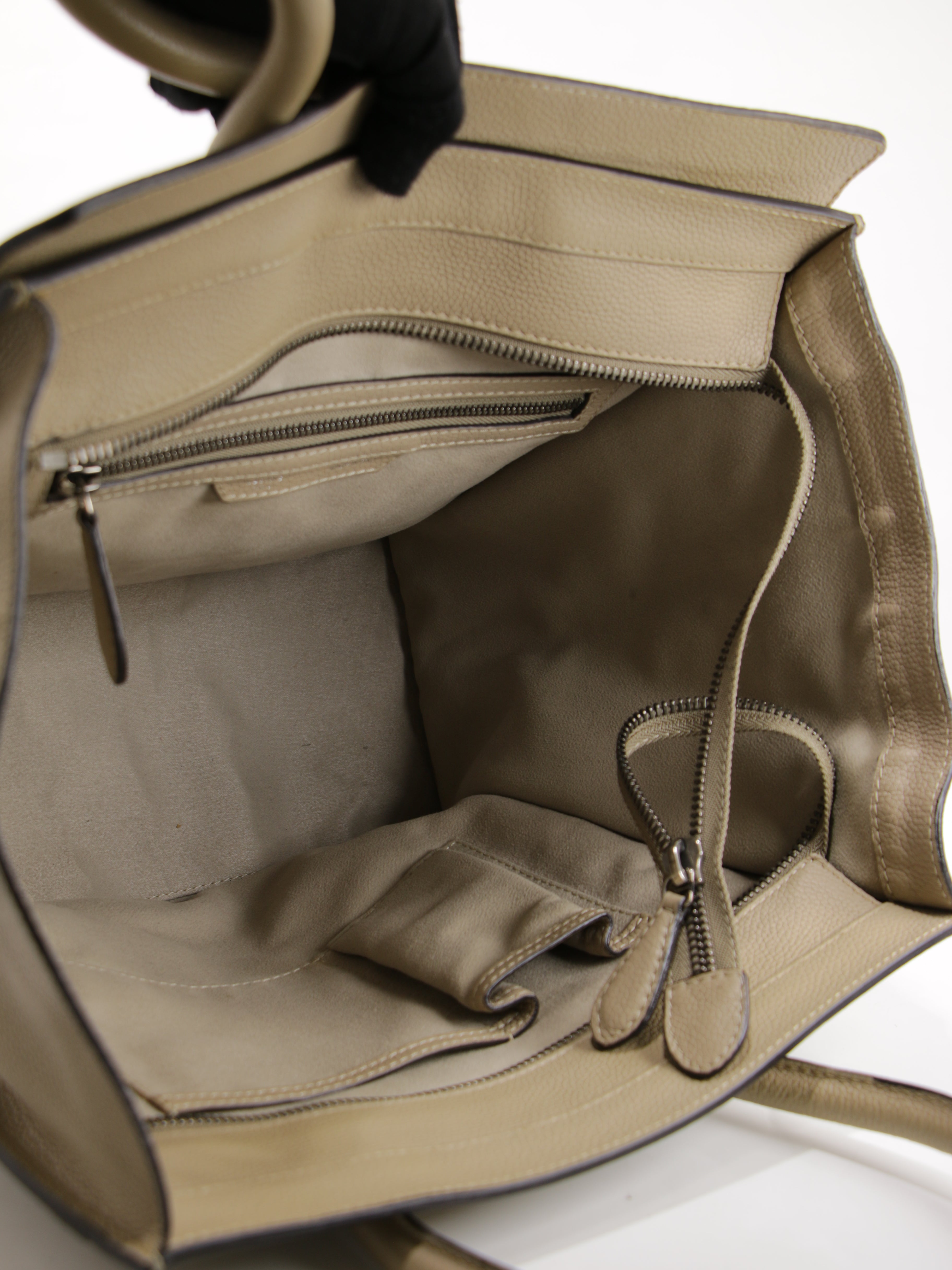 Medium luggage