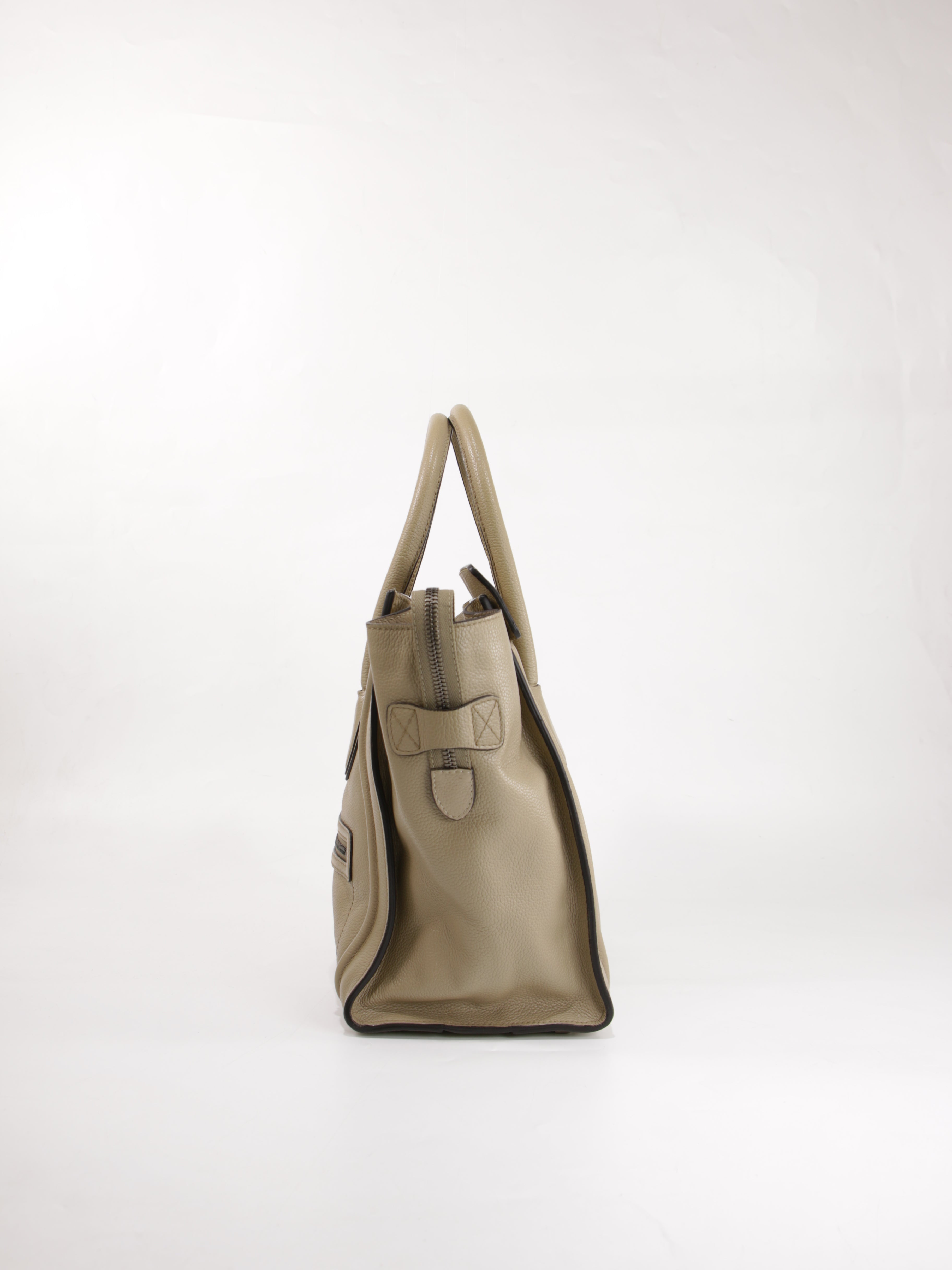 Medium luggage