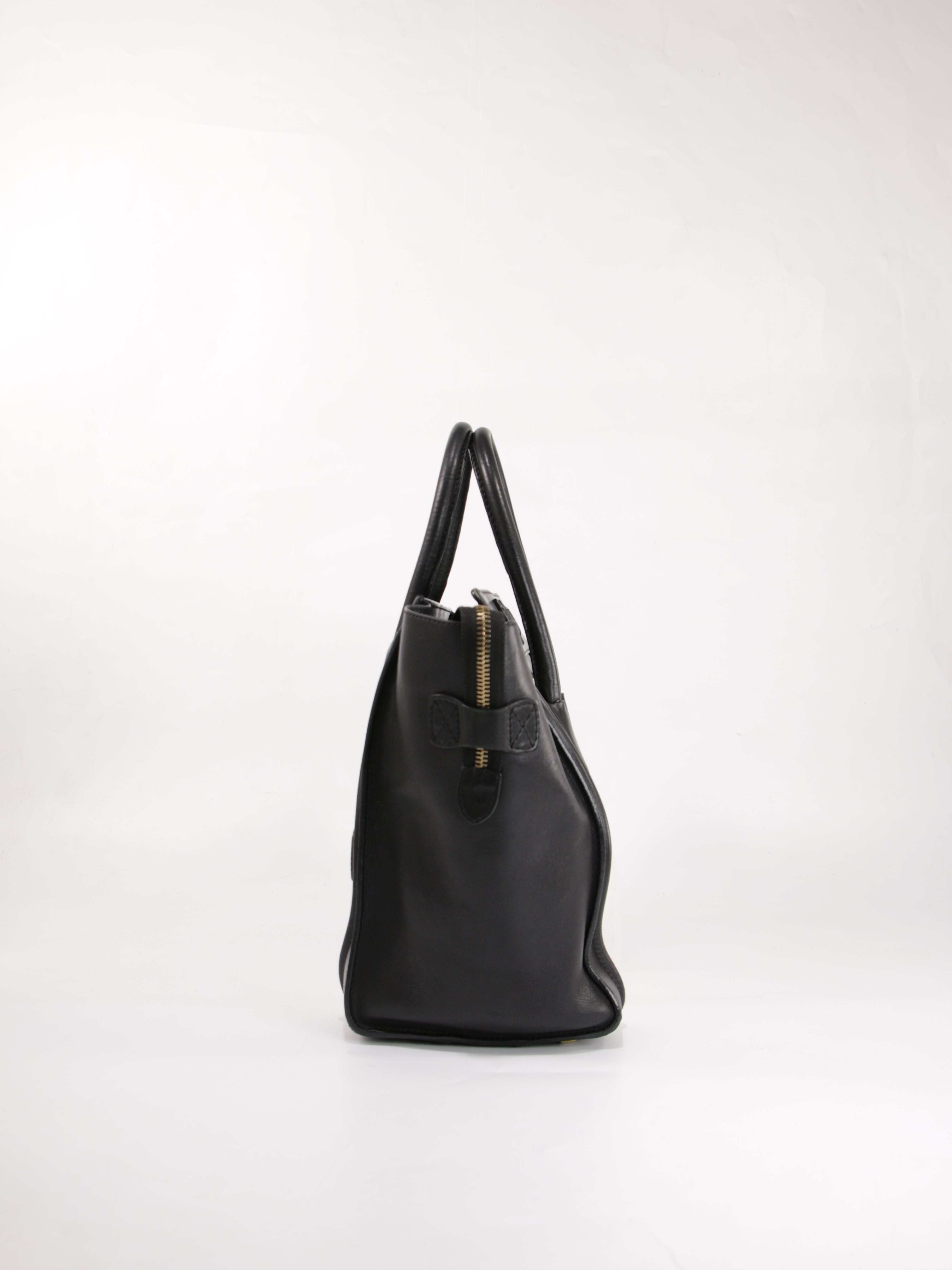 Medium luggage