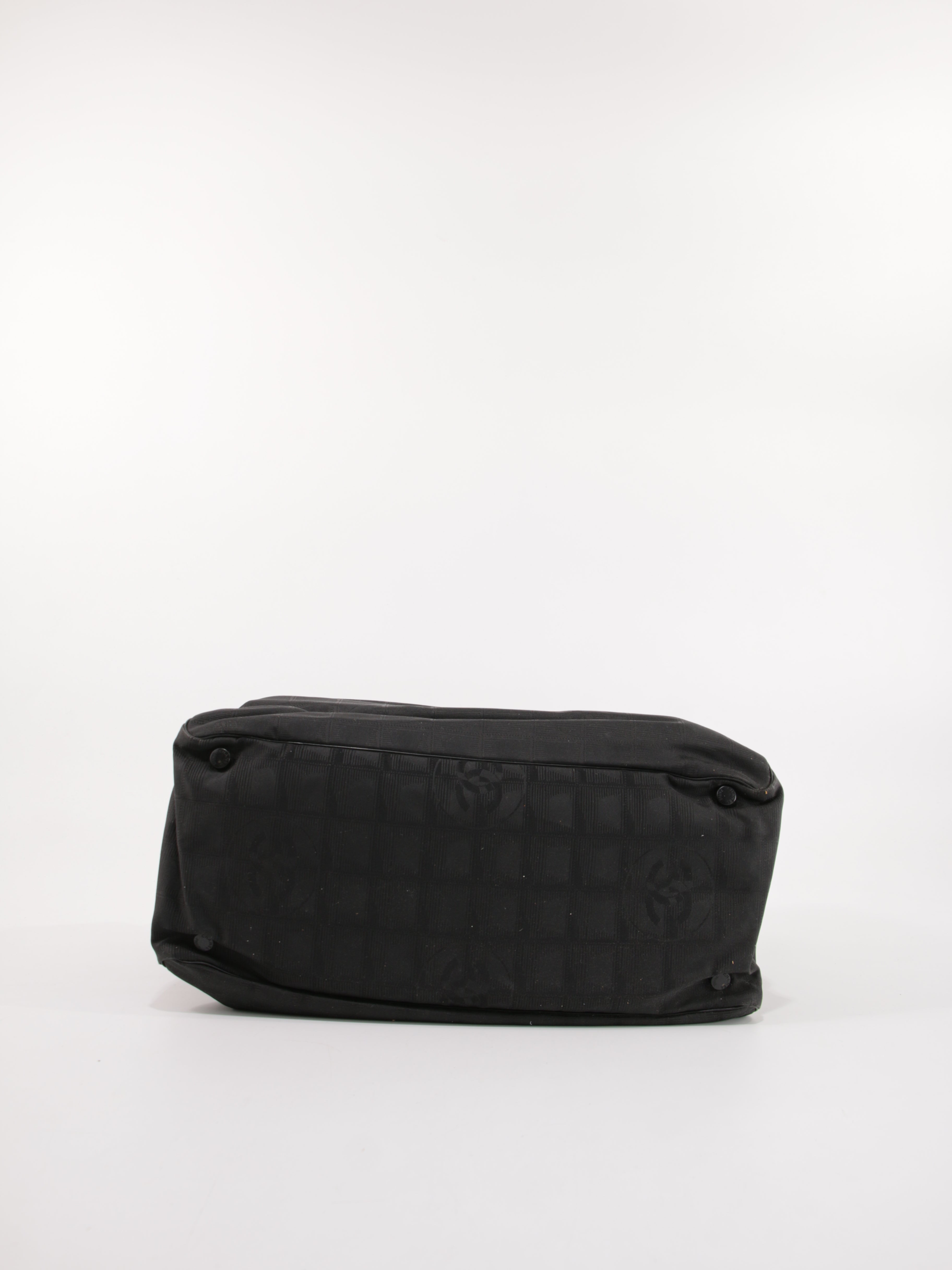 Medium New Travel Line Tote