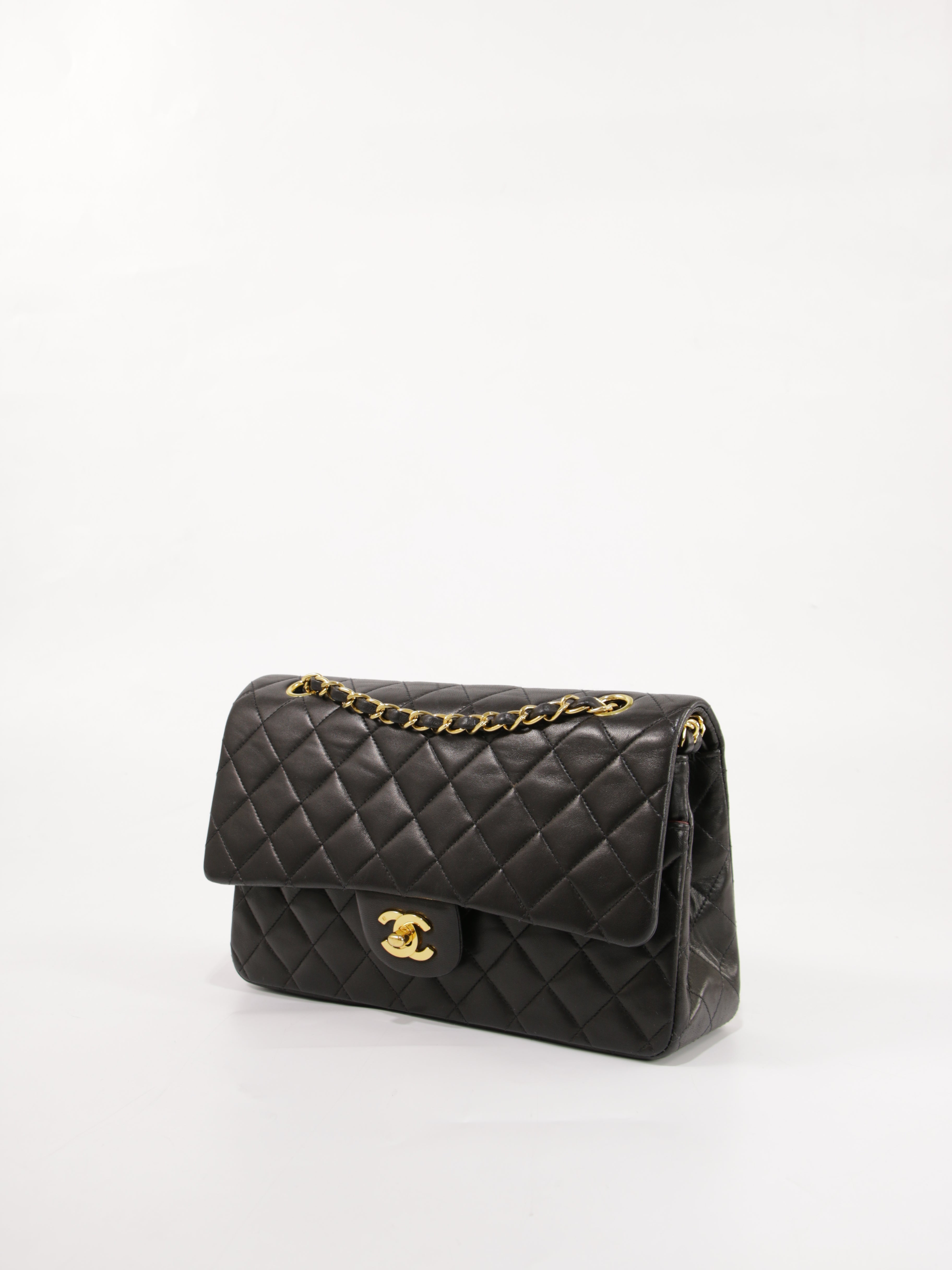 Medium Classic Flap