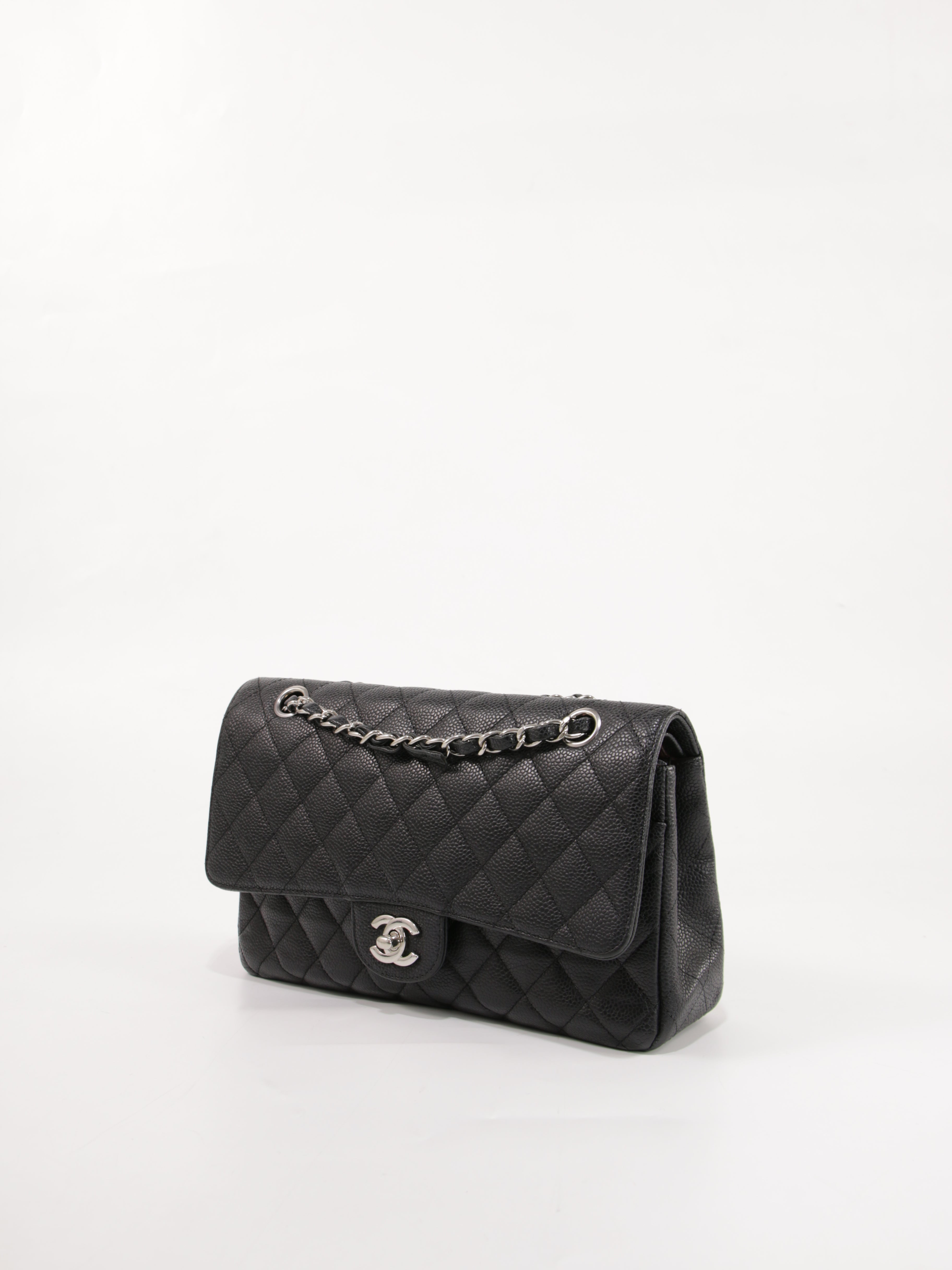 Medium Classic Flap