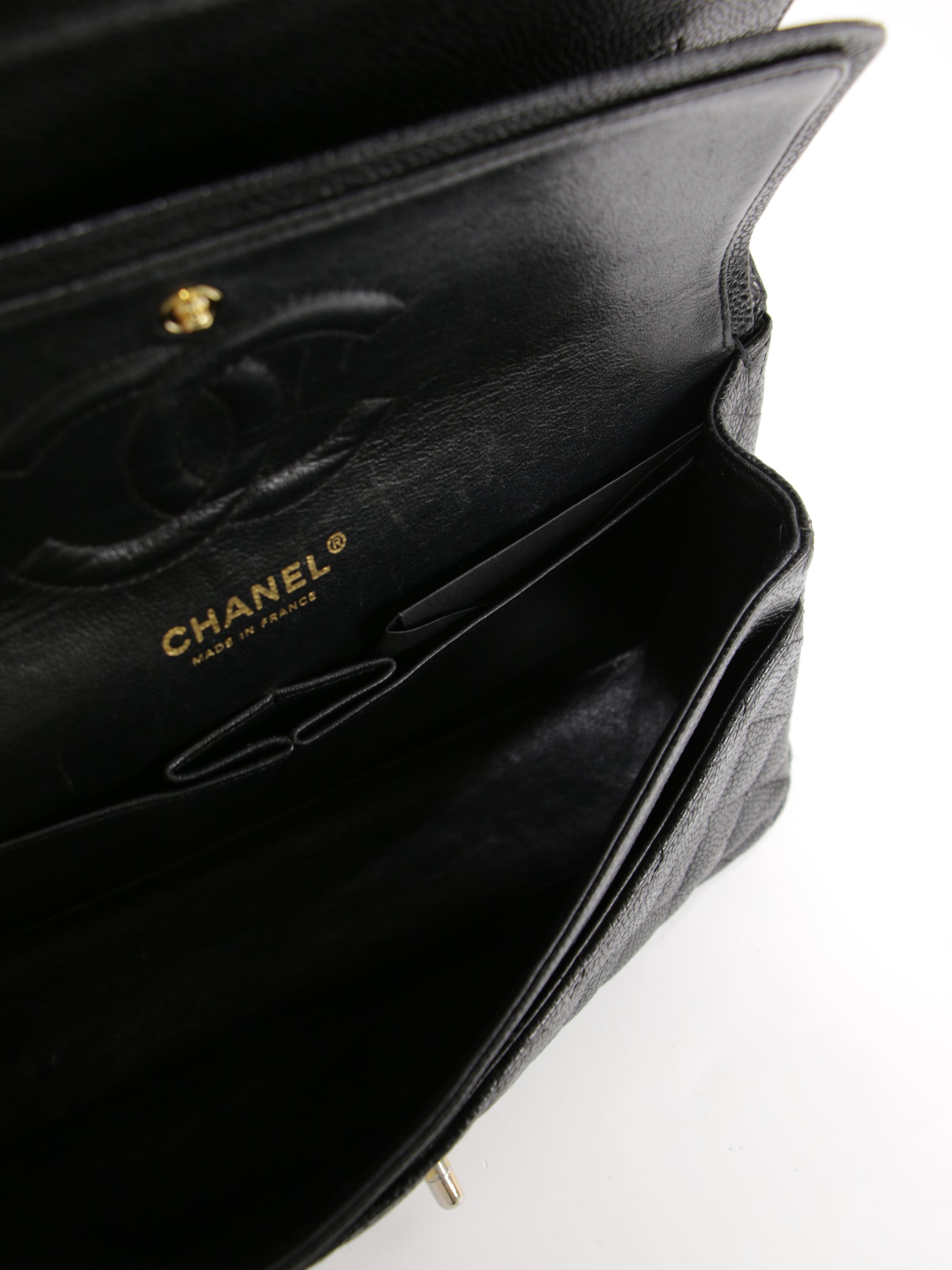 Medium Classic Flap