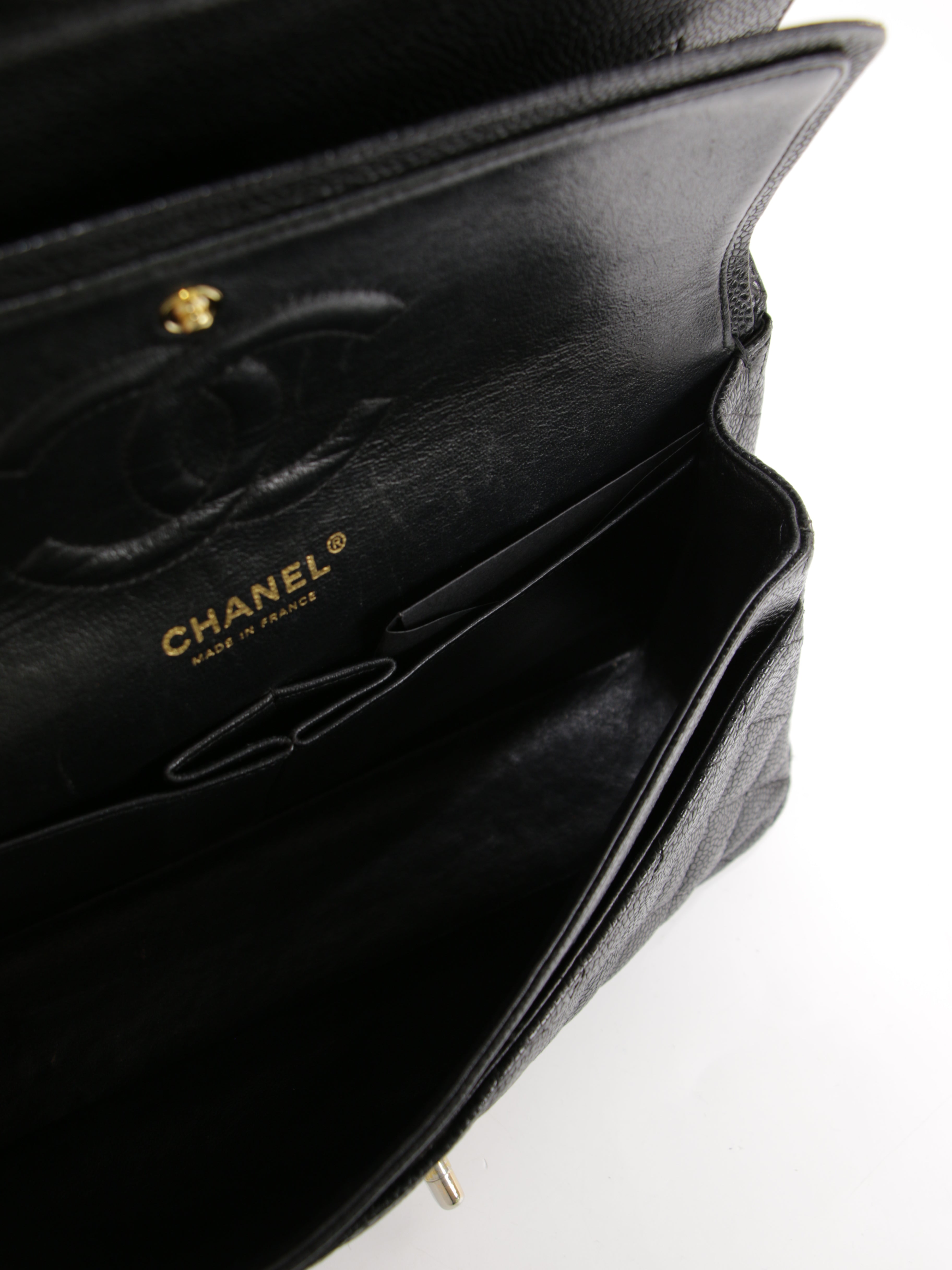 Medium Classic Flap