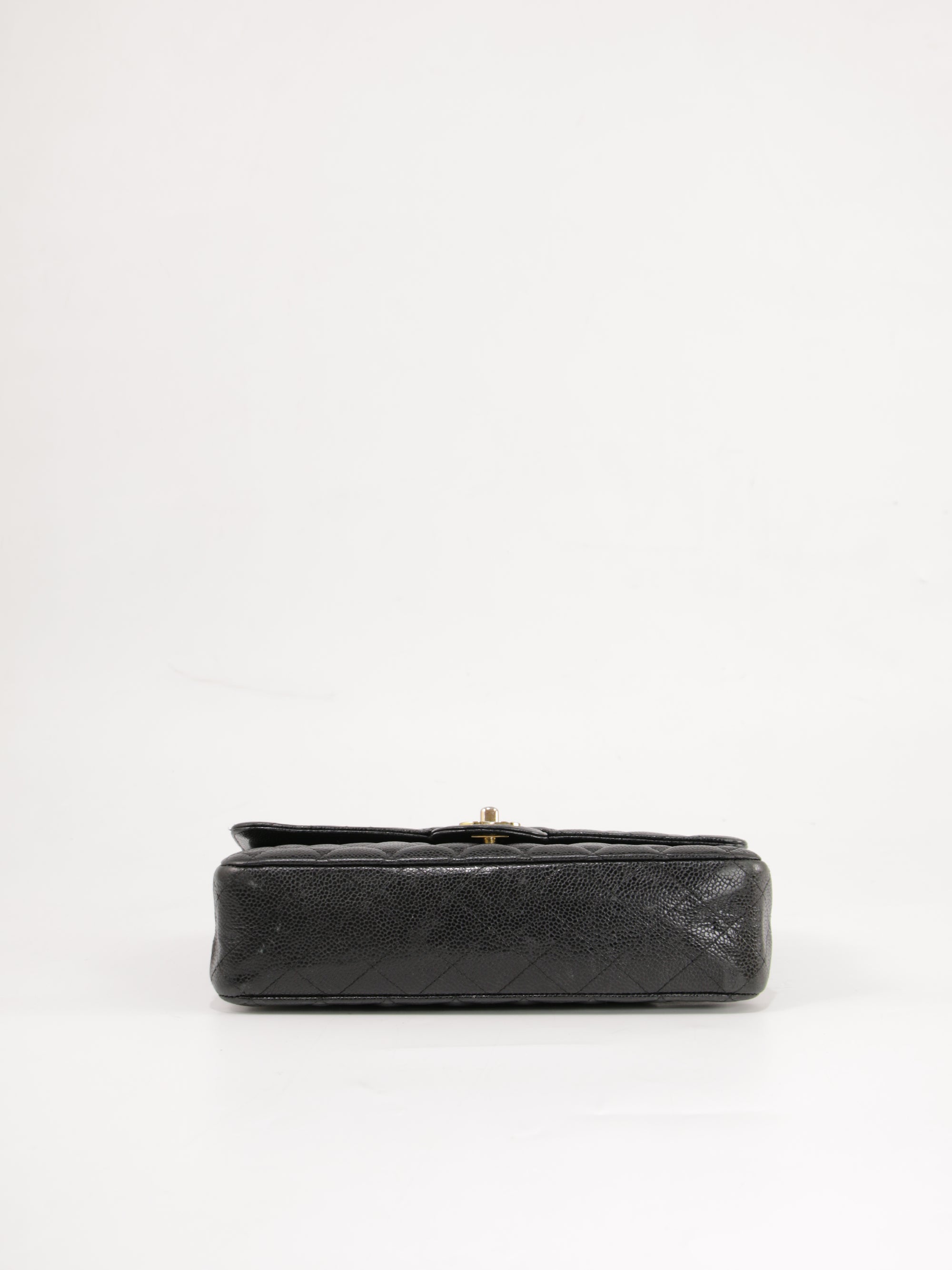 Medium Classic Flap