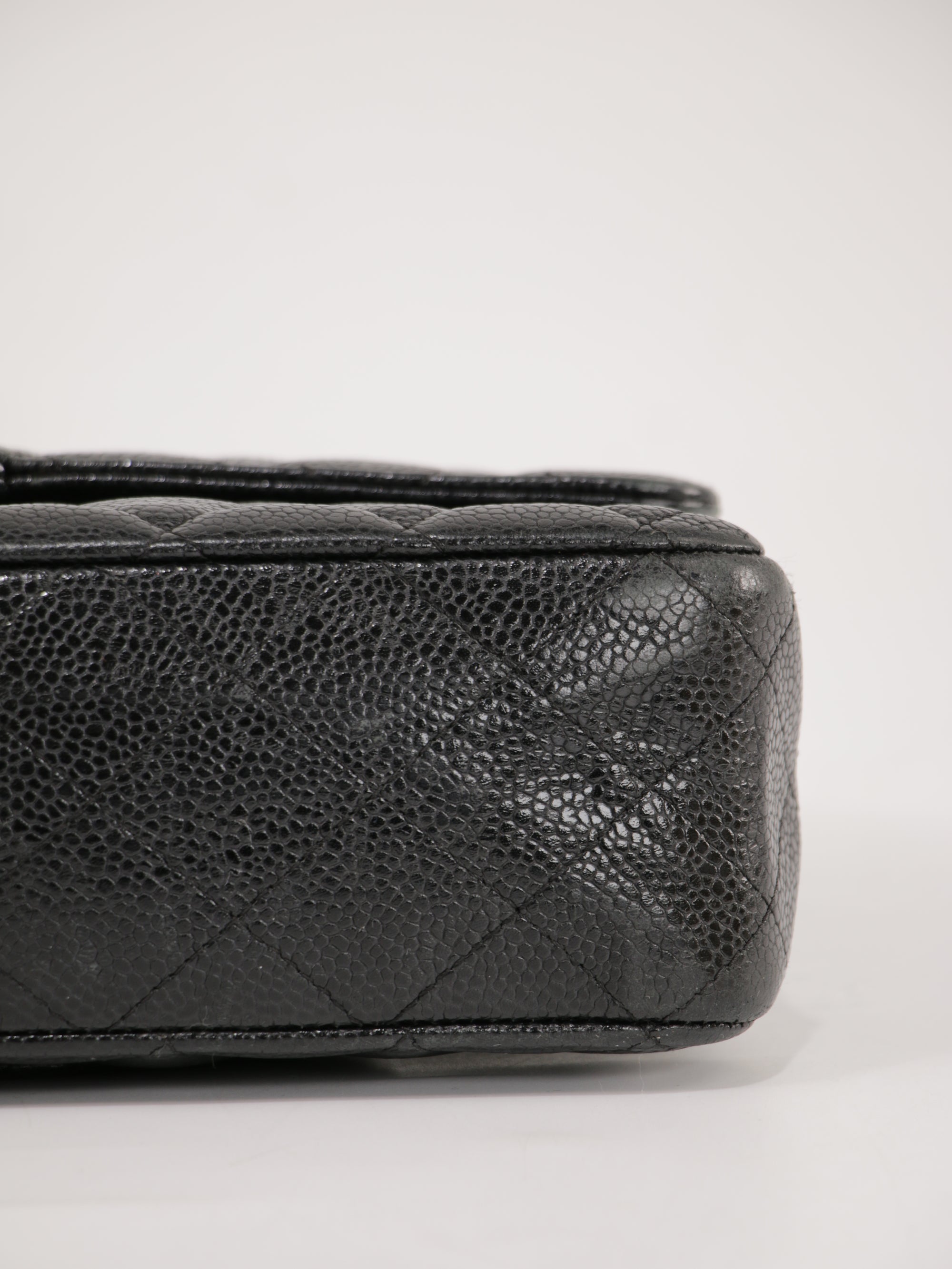 Medium Classic Flap