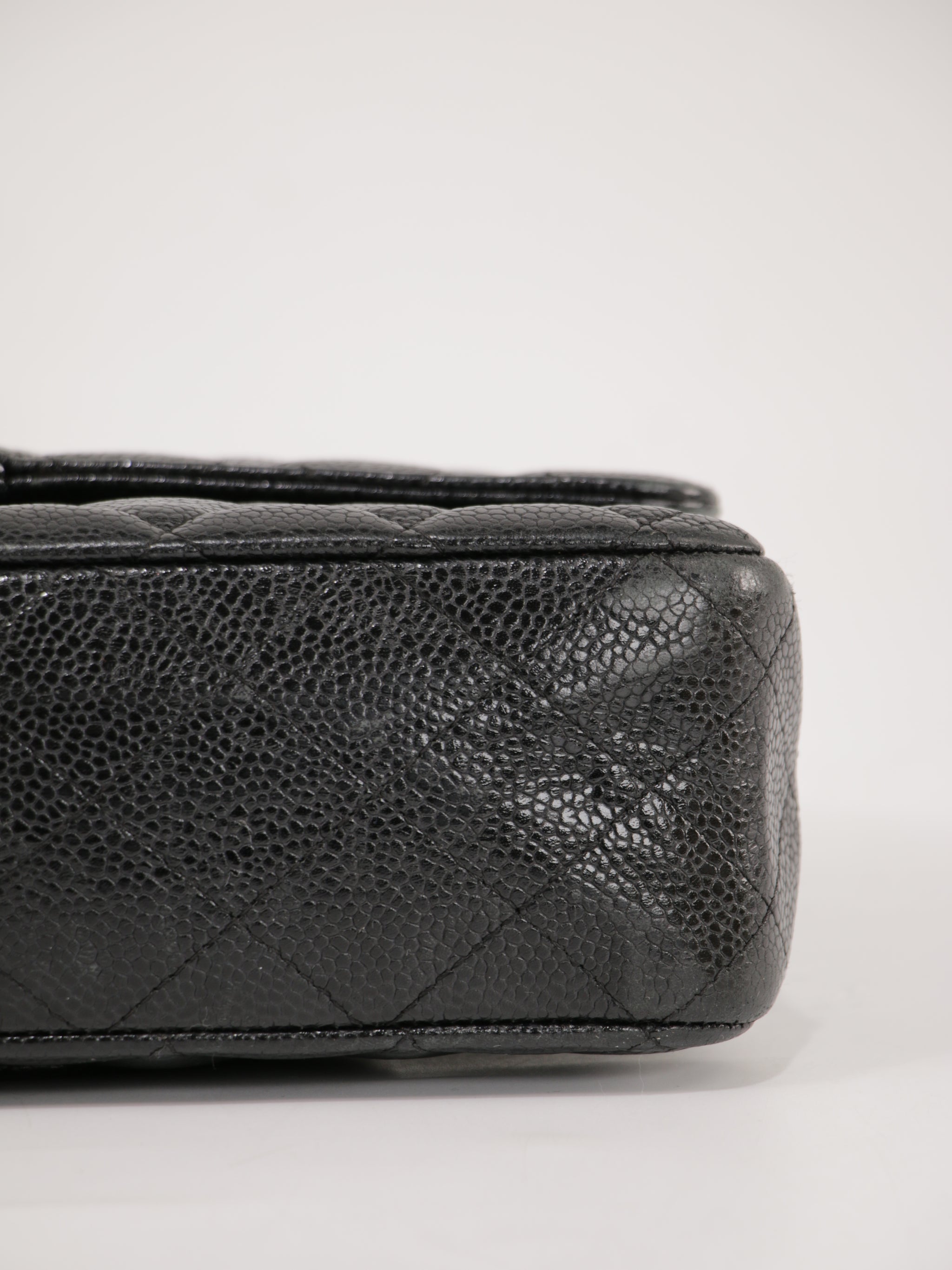 Medium Classic Flap