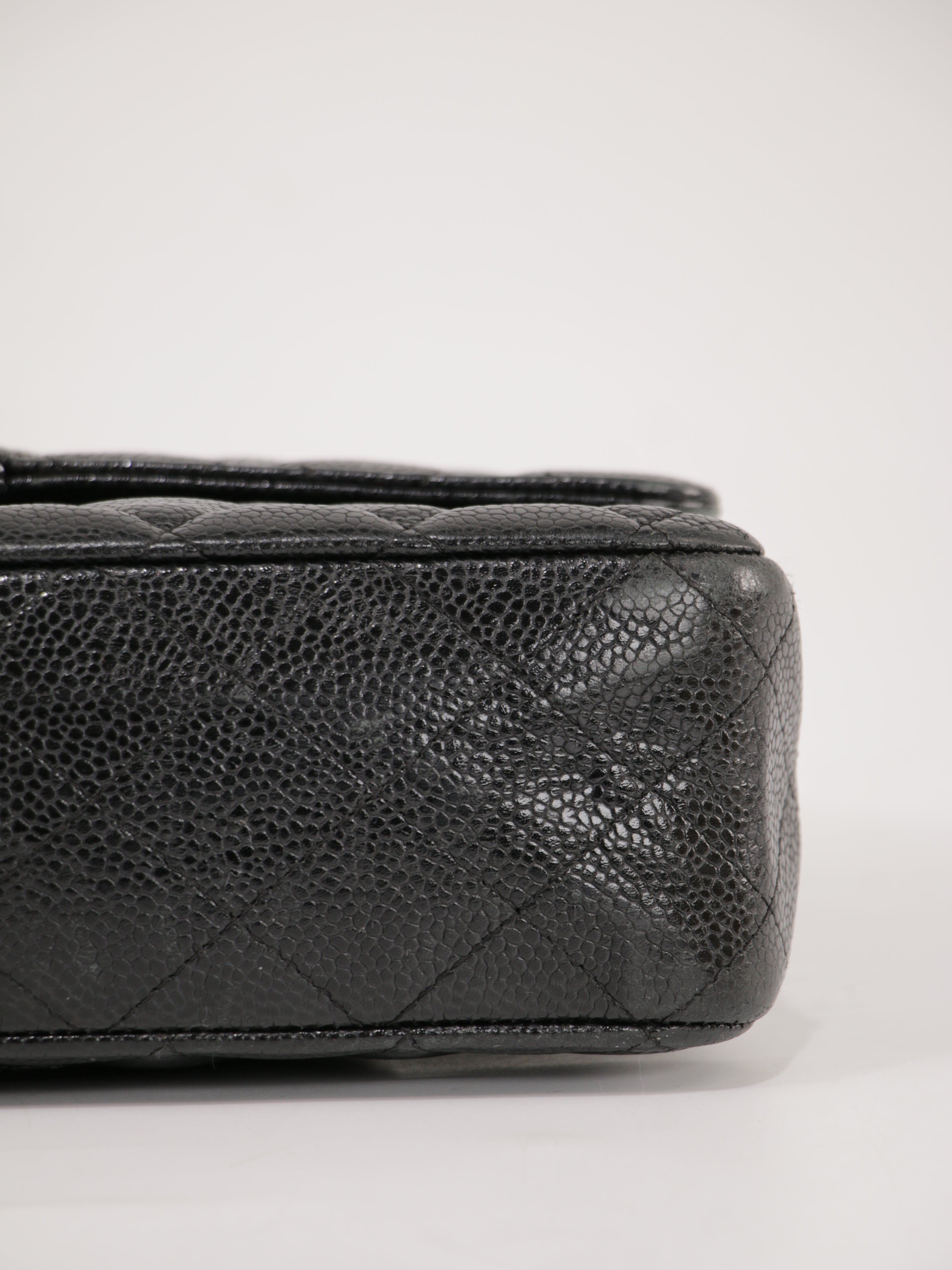 Medium Classic Flap