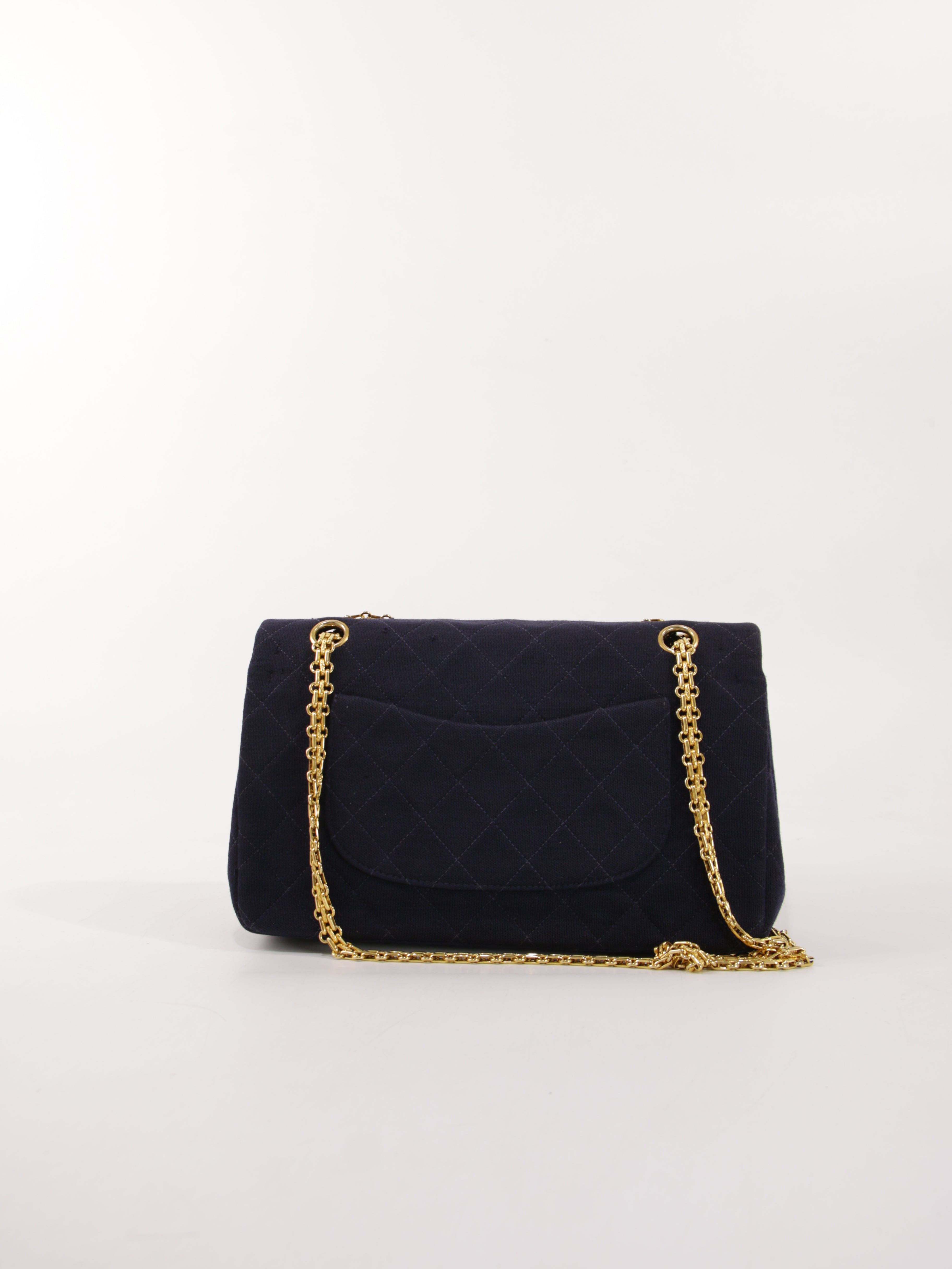 Medium Classic Flap