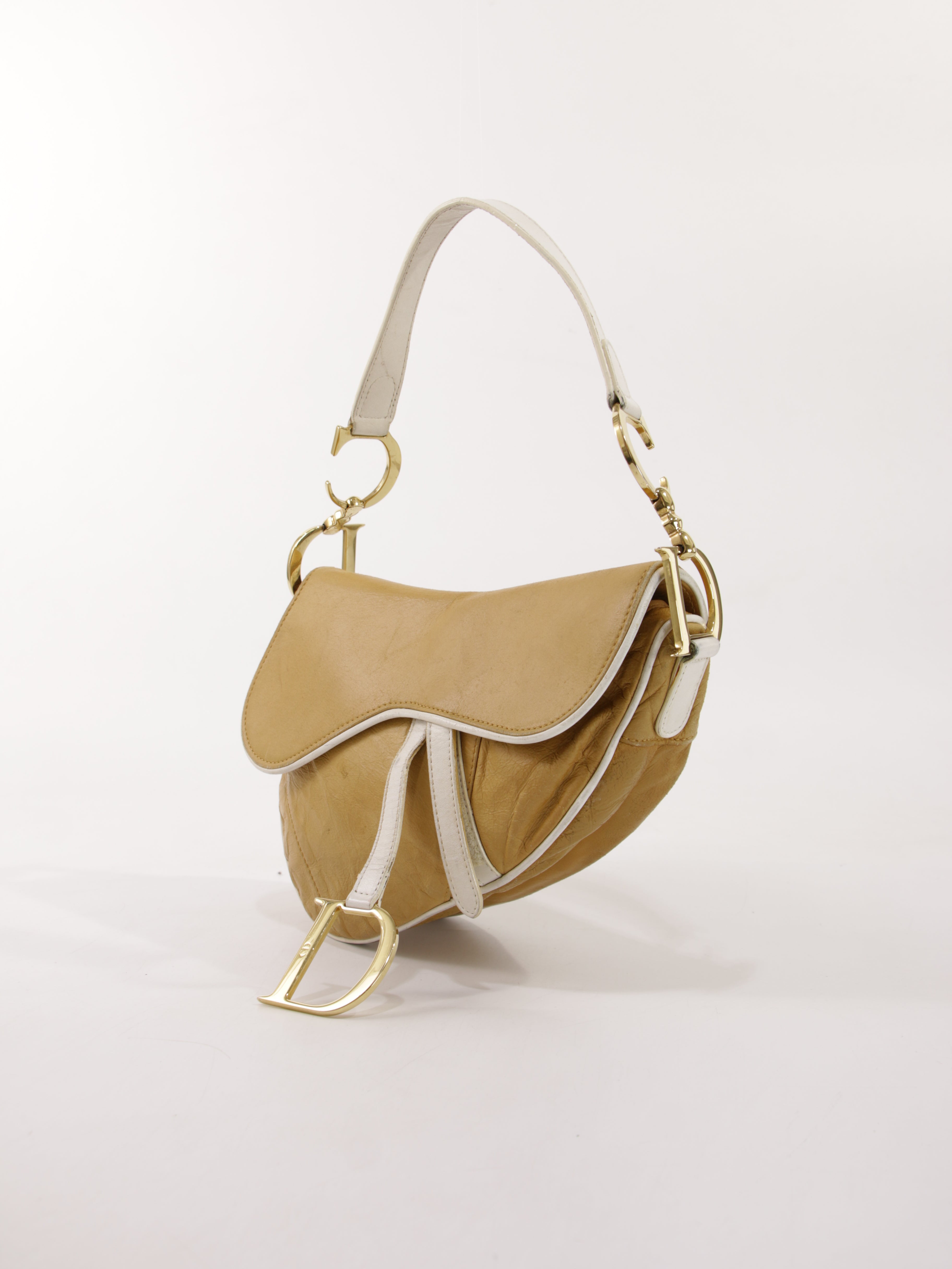Saddle