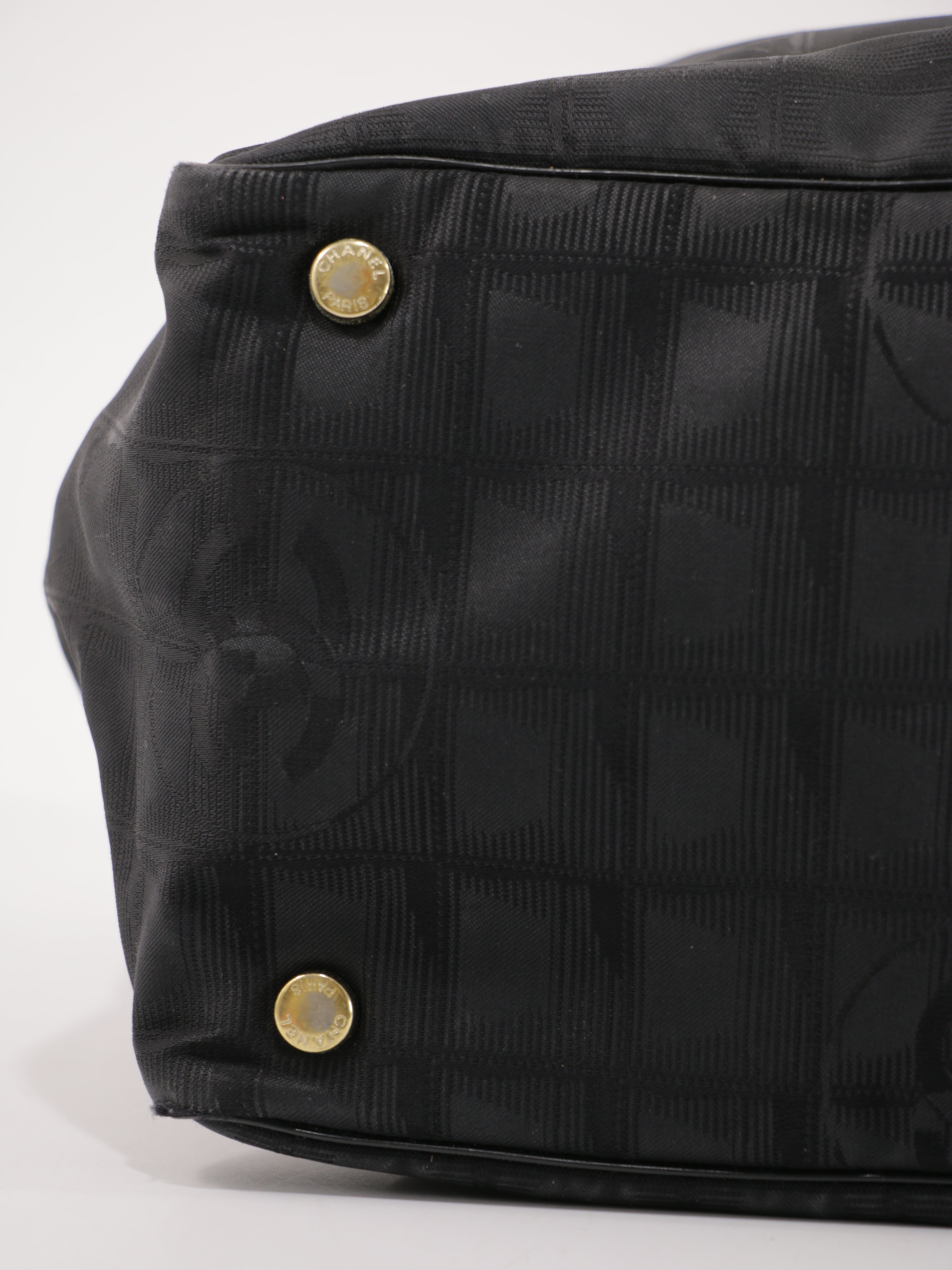 Medium New Travel Line Tote