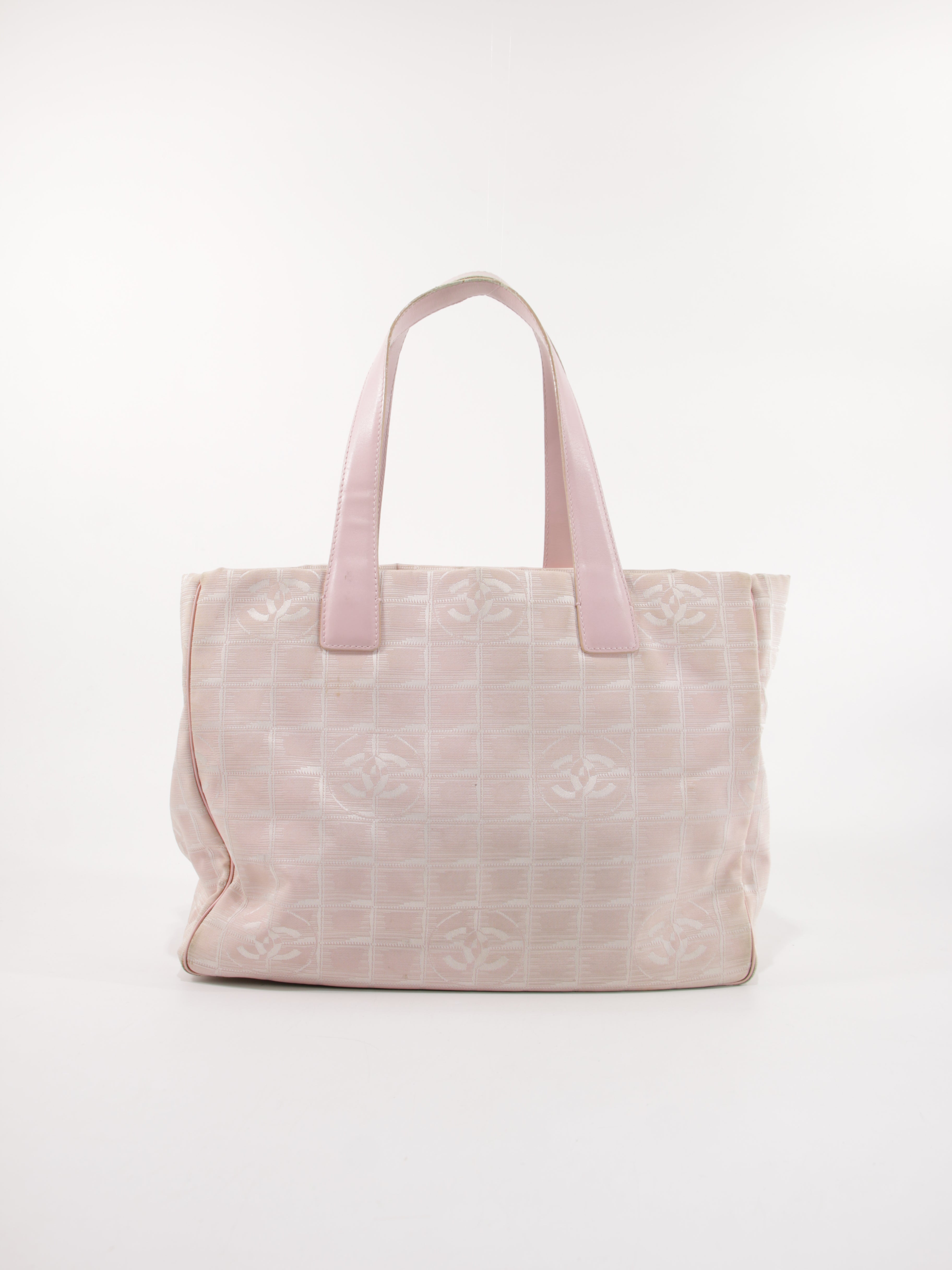 Medium New Travel Line Tote