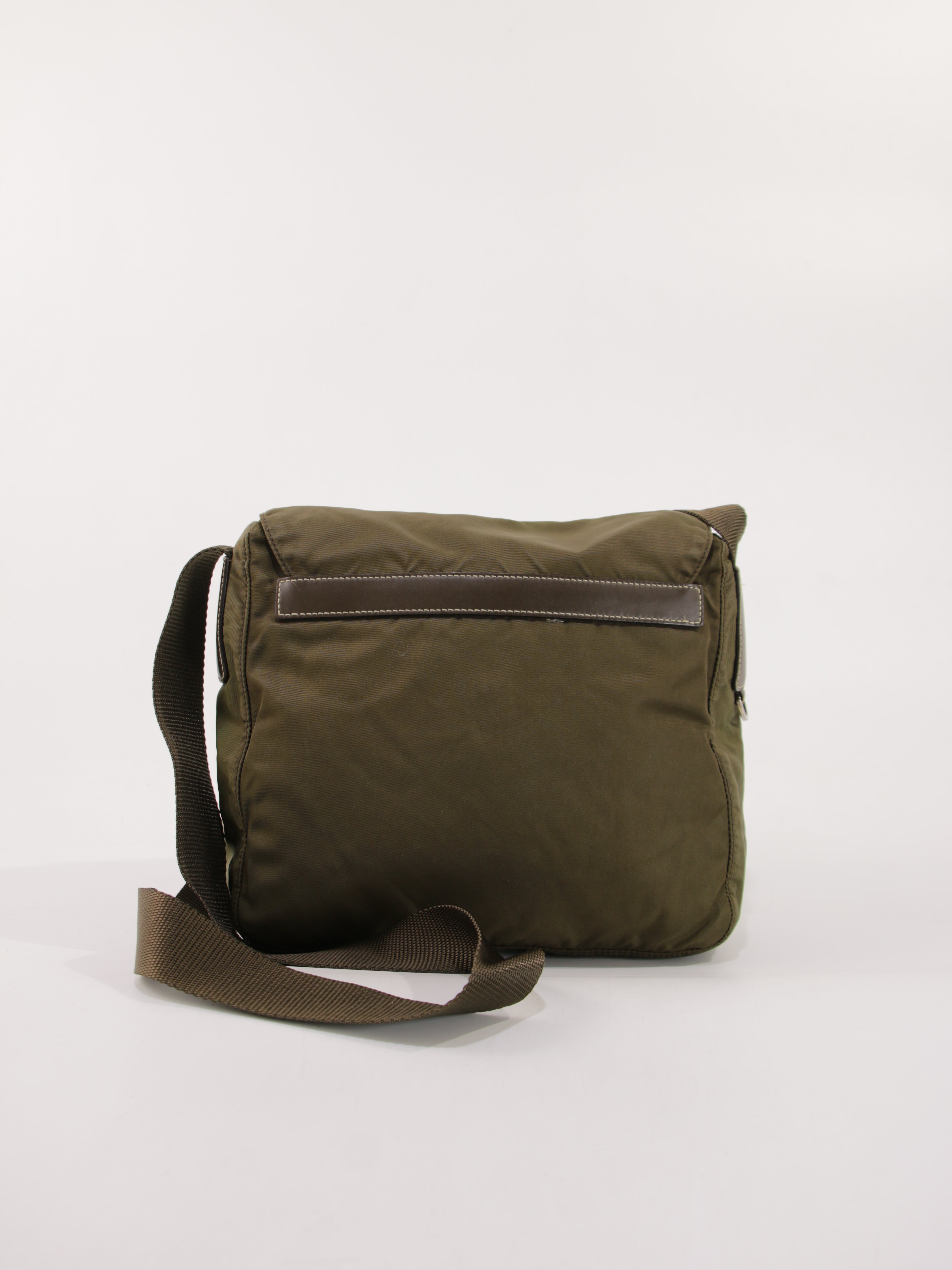 Single Buckle Messenger