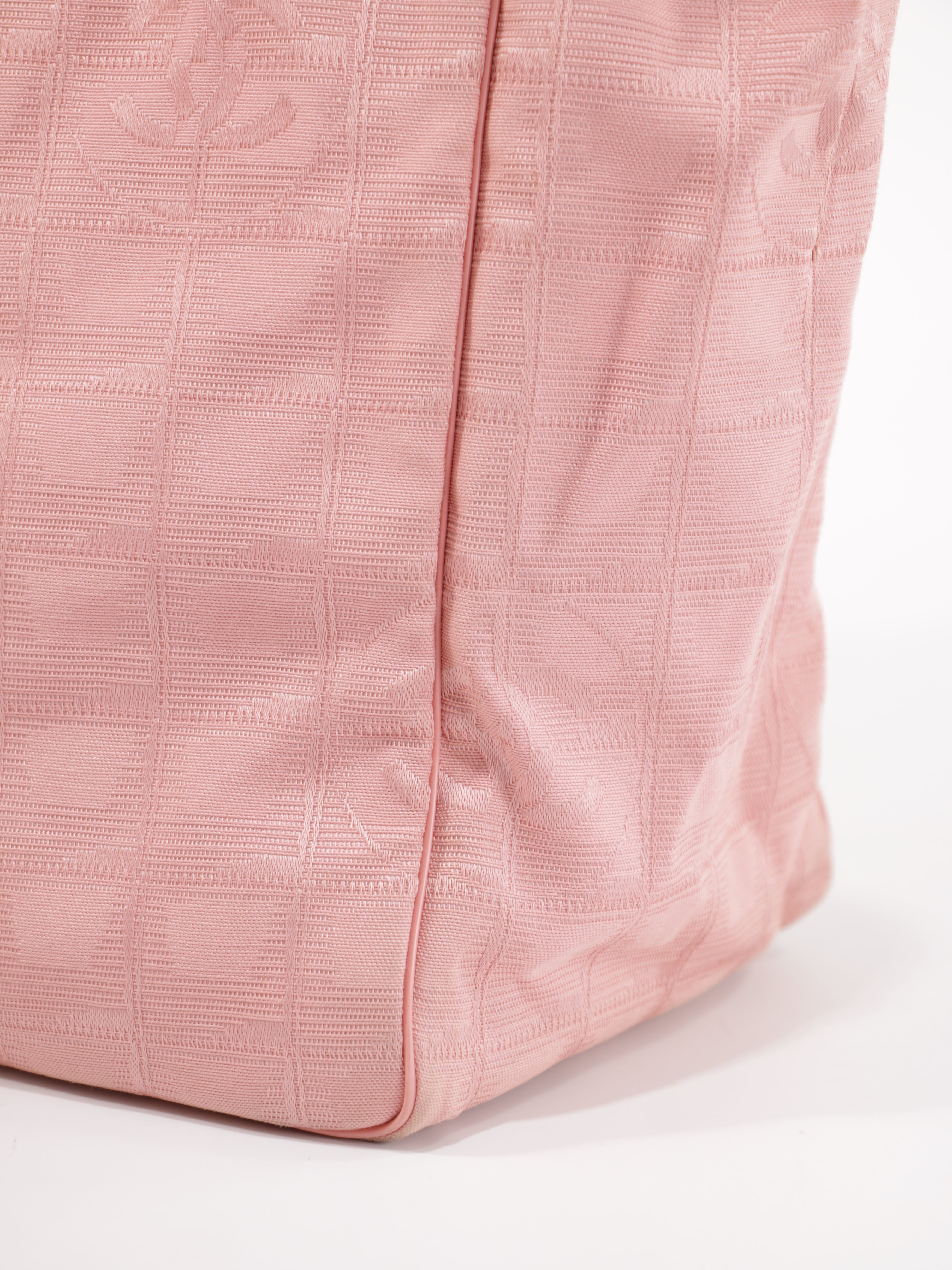 Medium New Travel Line Tote