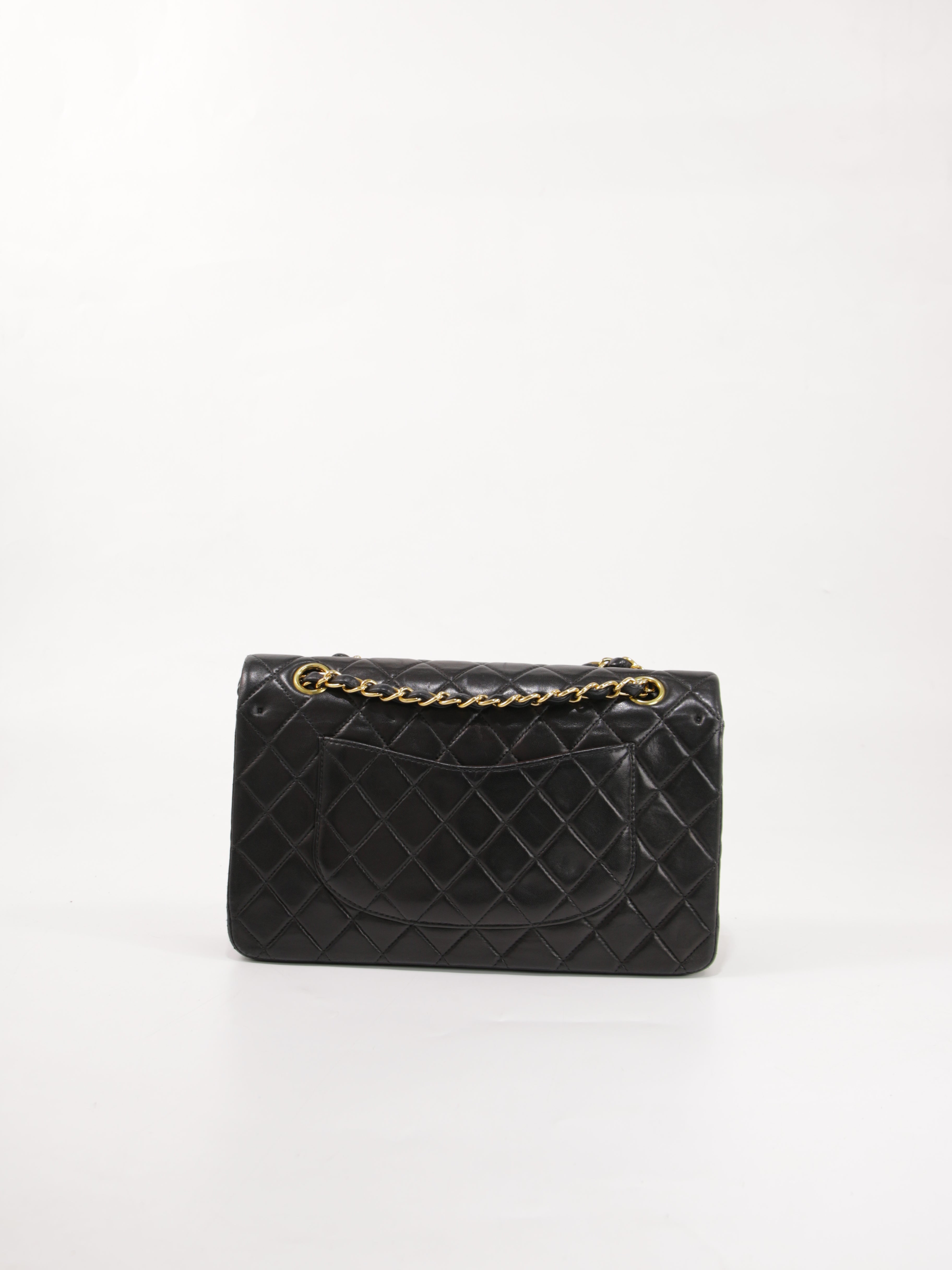 Medium Classic Flap