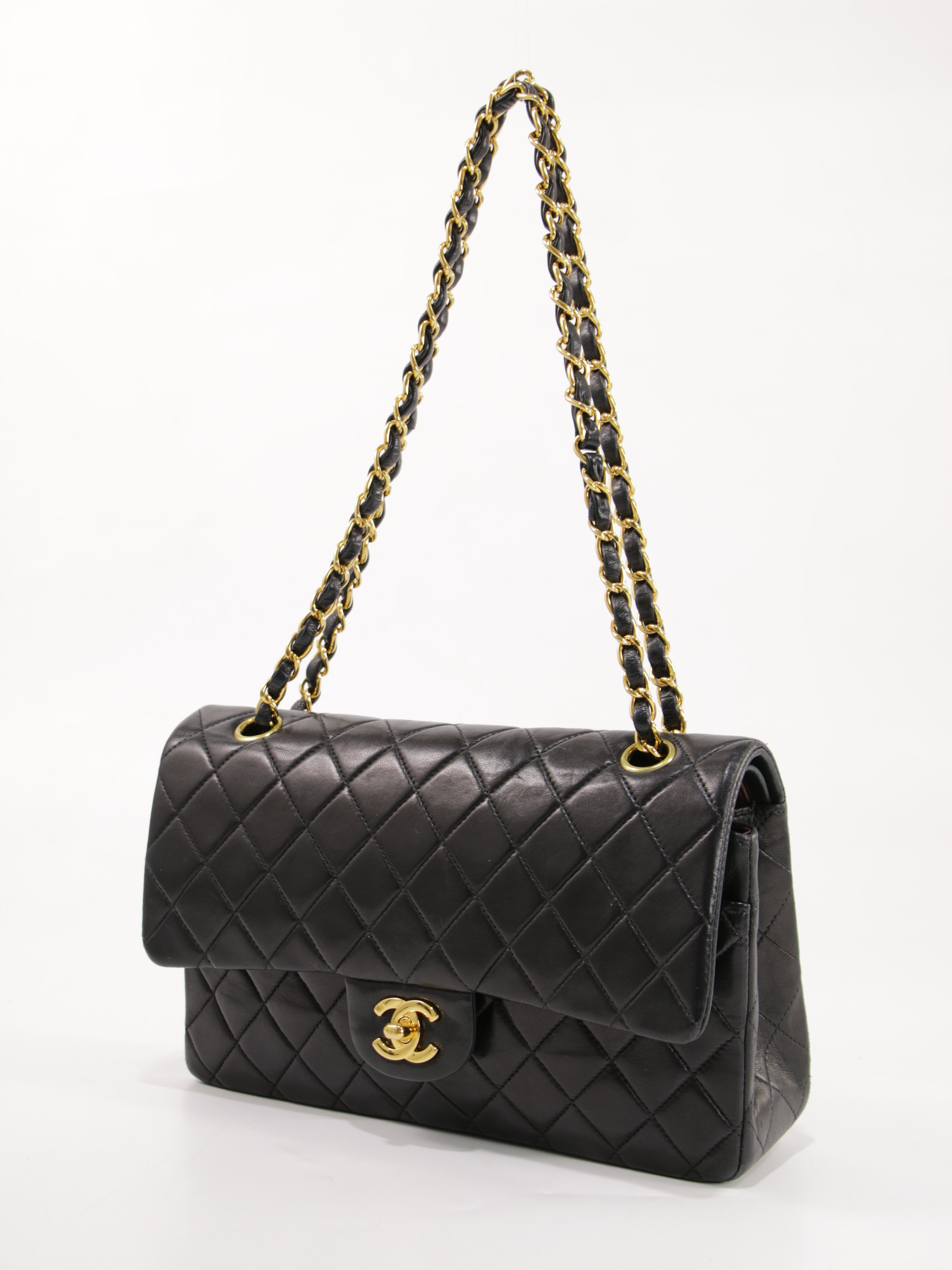 Medium Classic Flap