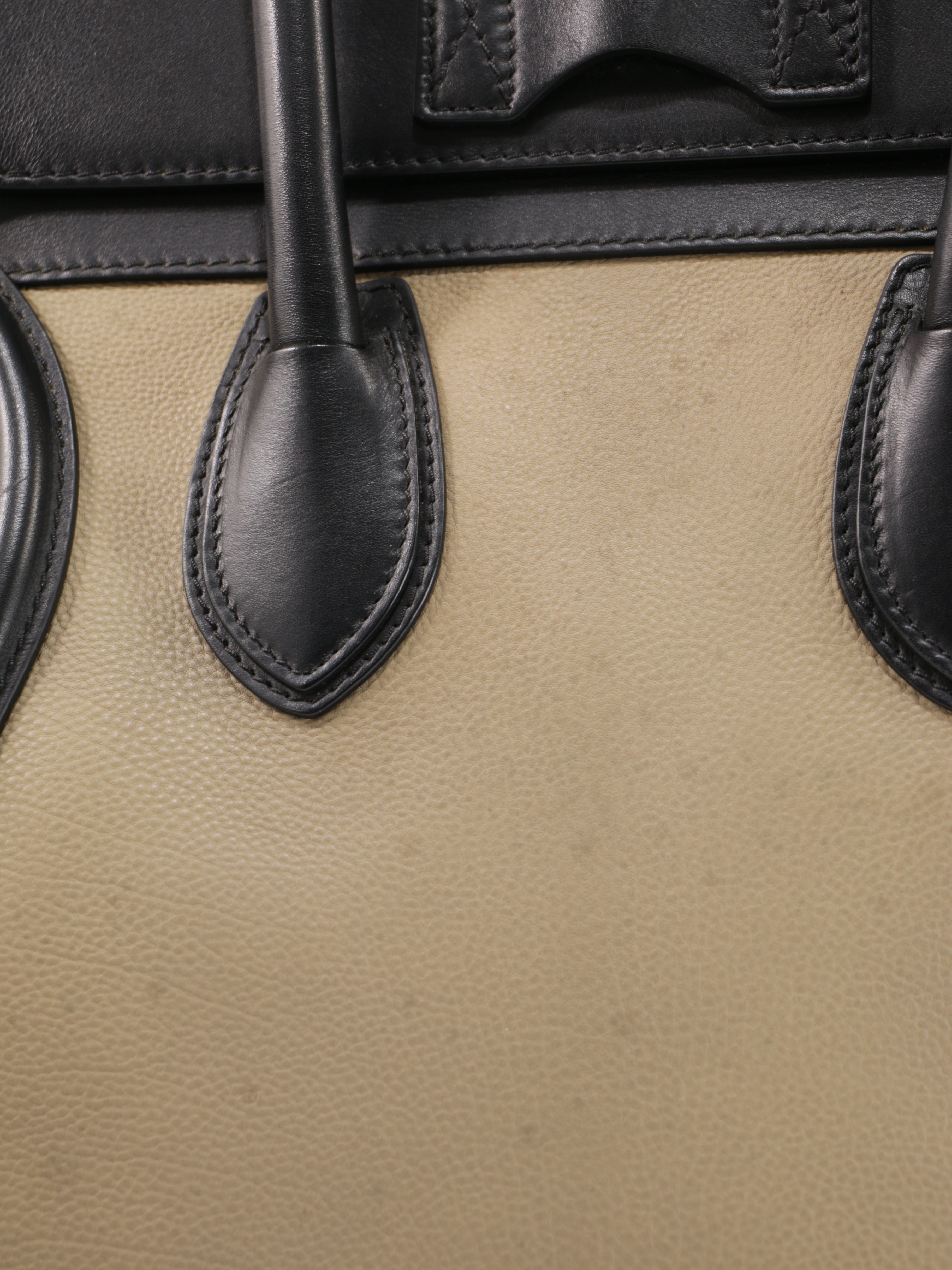 Medium Luggage