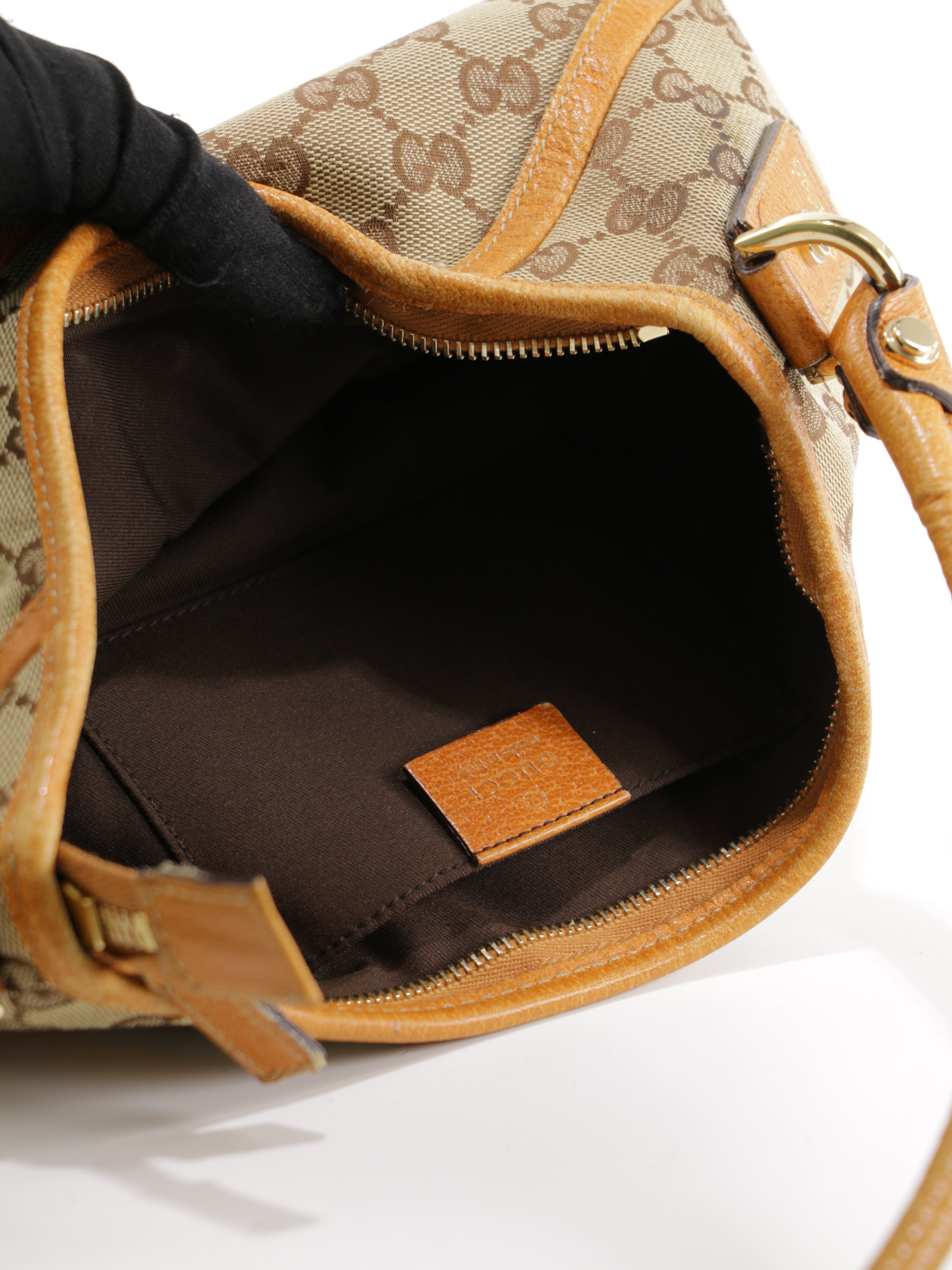 Abbey D-Ring Pochette