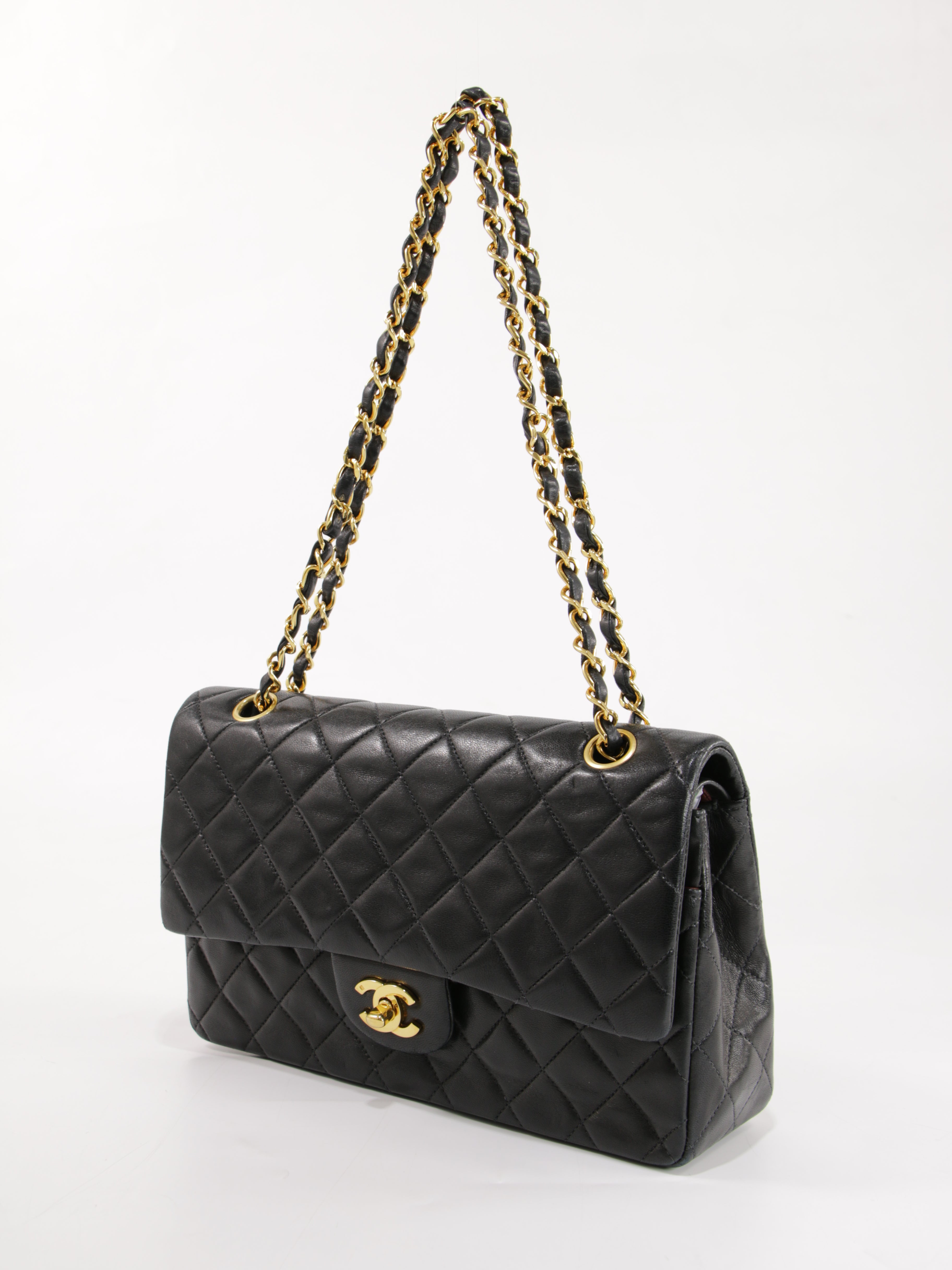 Medium Classic Flap