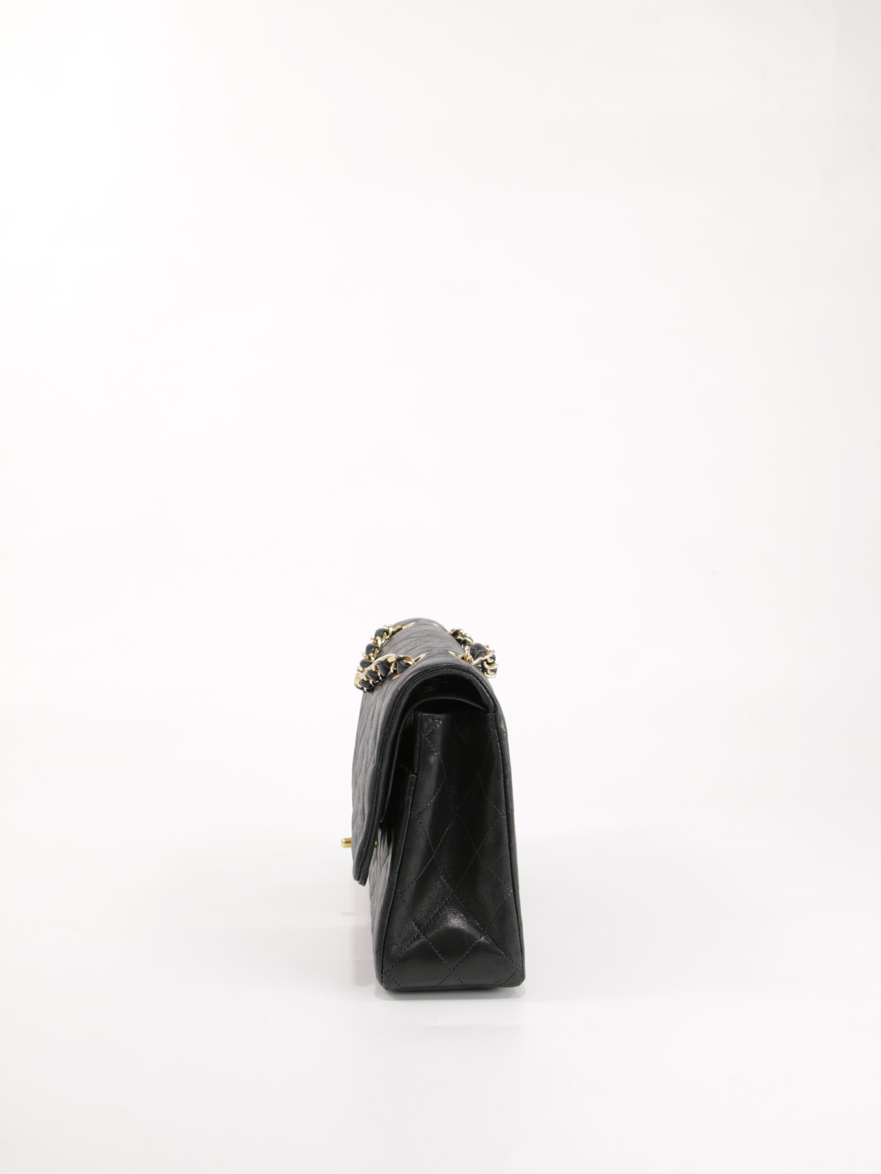 Medium Classic Flap