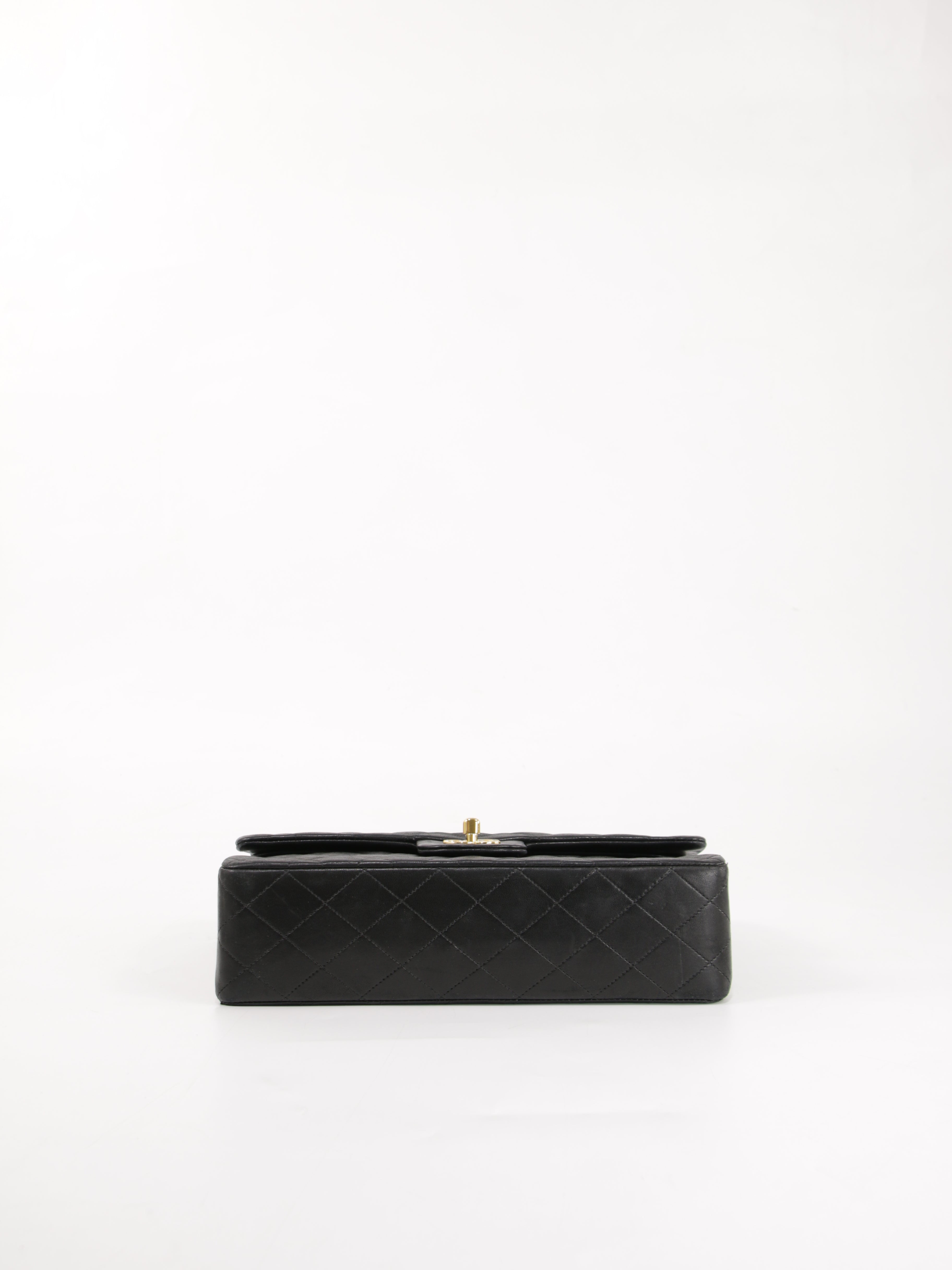 Medium Classic Flap
