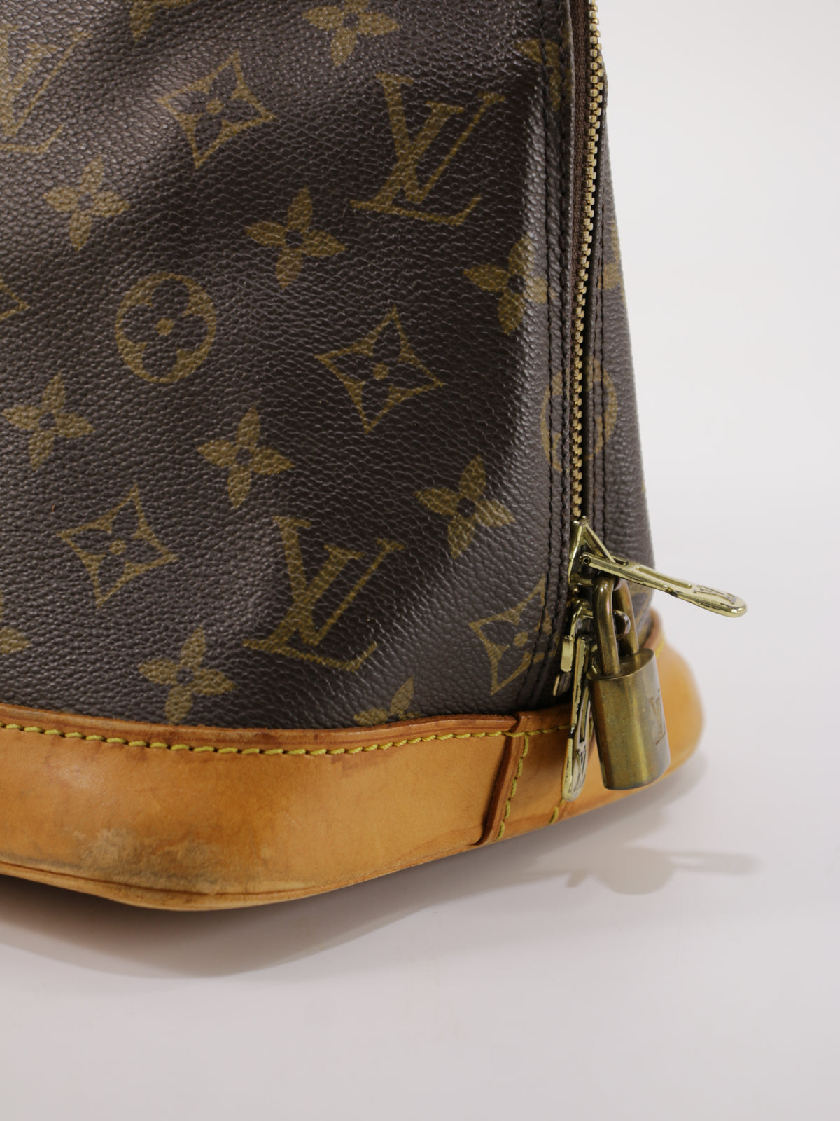 Louis Vuitton Alma PM
