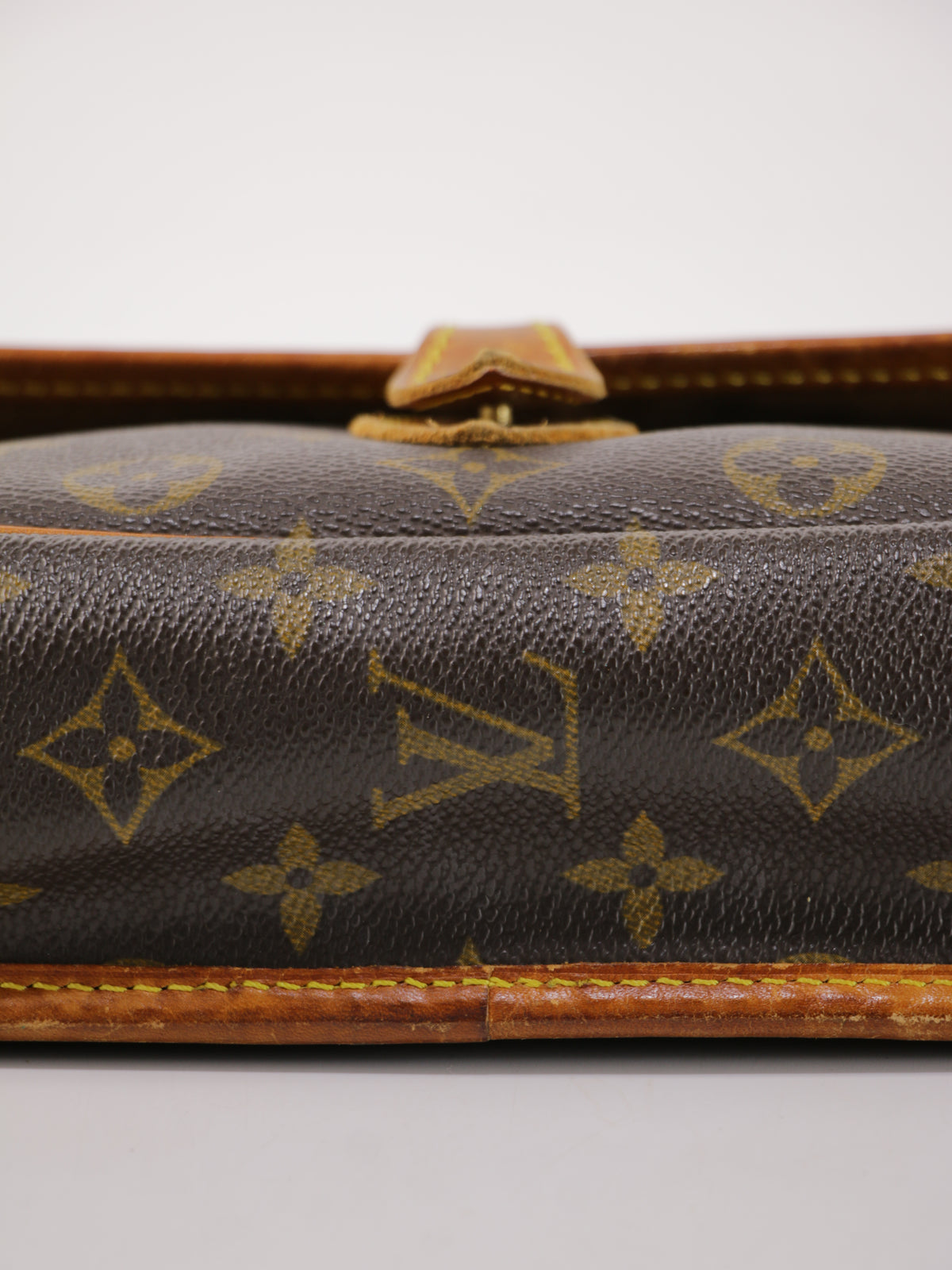 Louis Vuitton Gibeciere PM