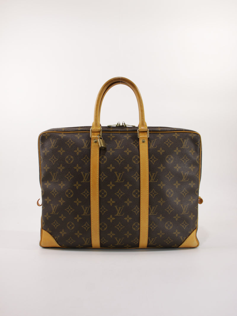 LOUIS VUITTON PORT DOCUMENTS VOYAGE GM